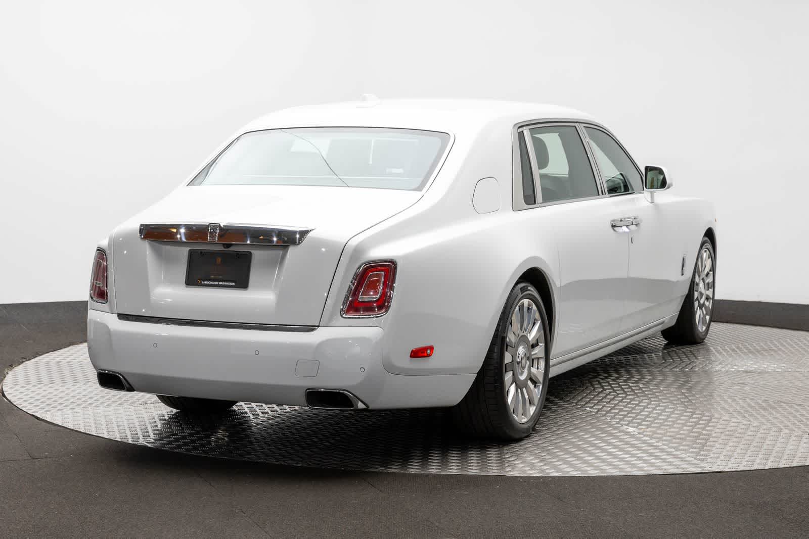 Thumbnail: 2020 Rolls-Royce Phantom - 10