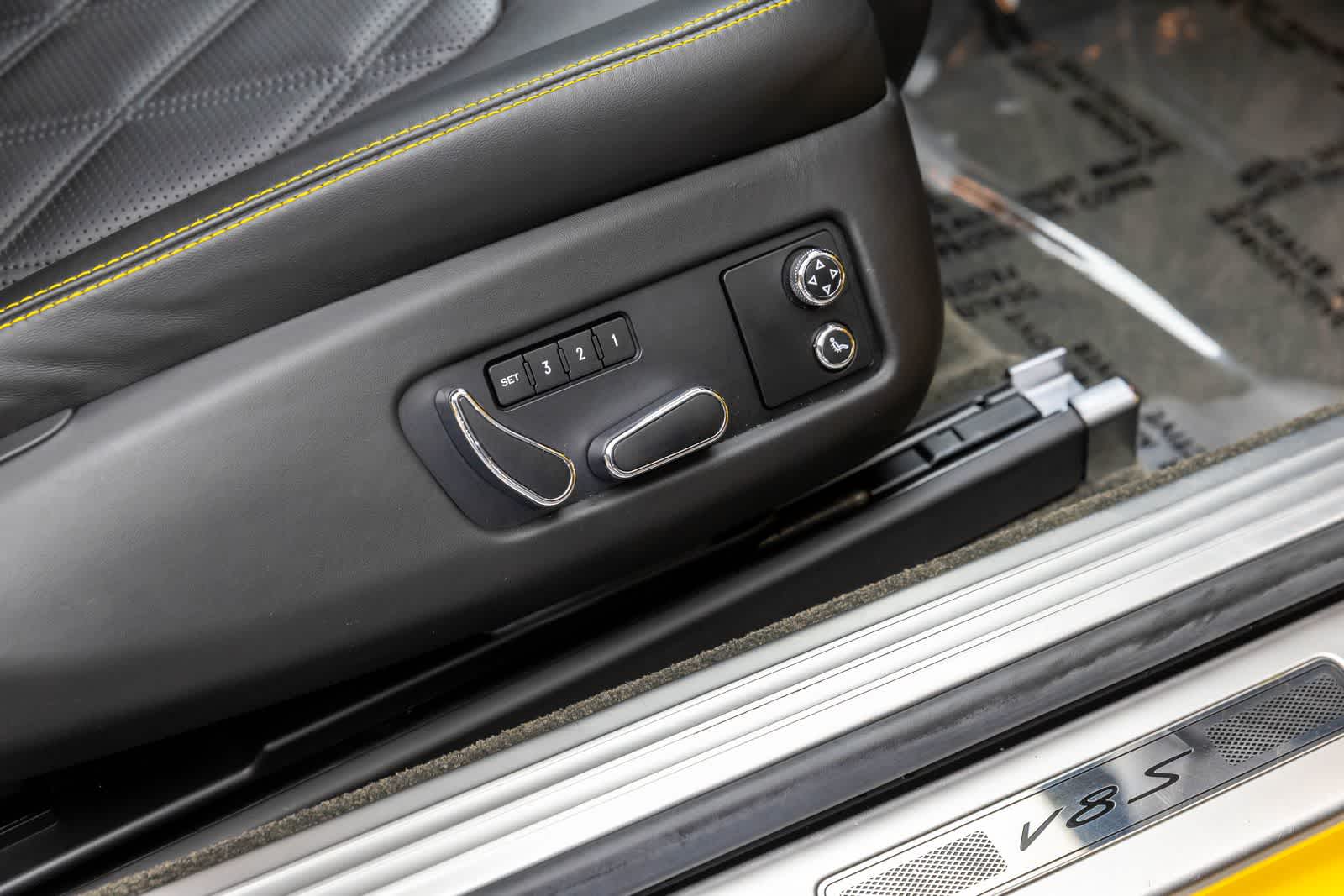 Thumbnail: 2014 Bentley Continental - 44