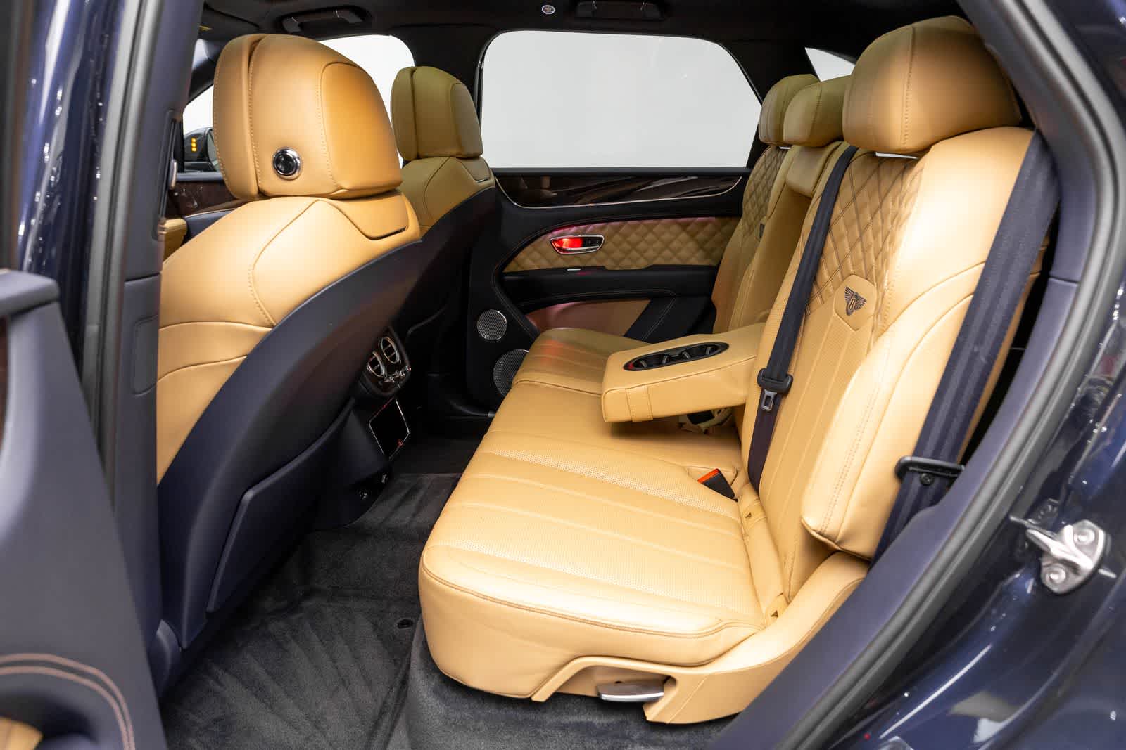 Thumbnail: 2021 Bentley Bentayga - 13
