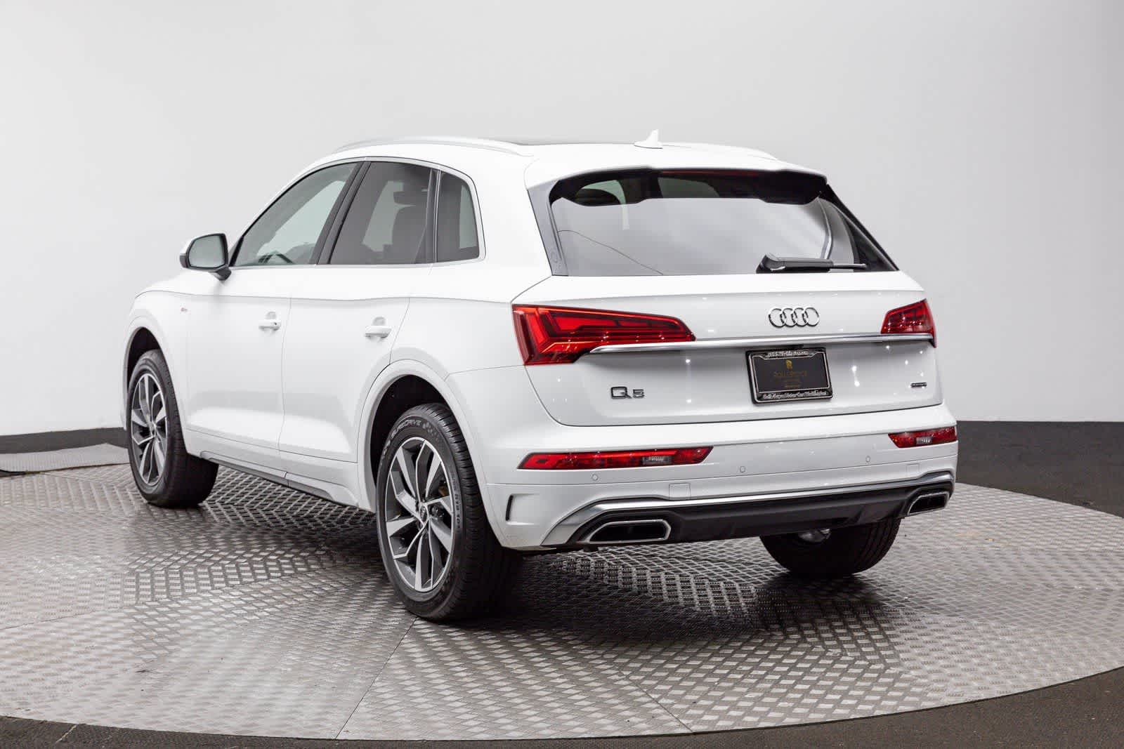 Thumbnail: 2024 Audi Q5 - 4