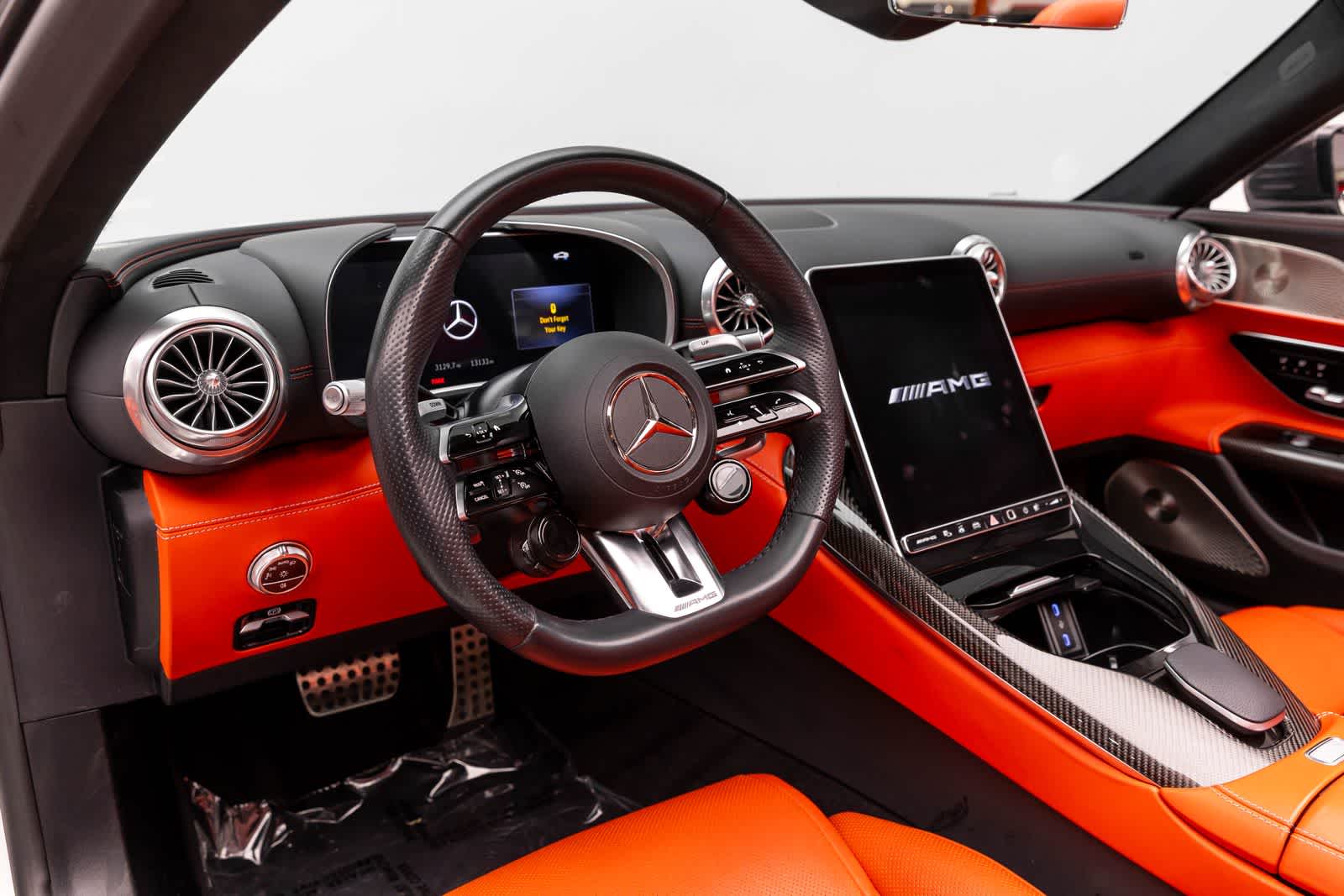 Thumbnail: 2022 Mercedes-Benz SL-Class - 2