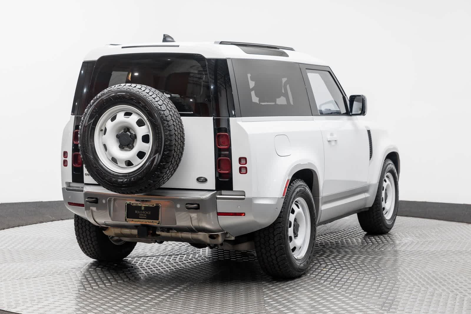 Thumbnail: 2023 Land Rover Defender - 23