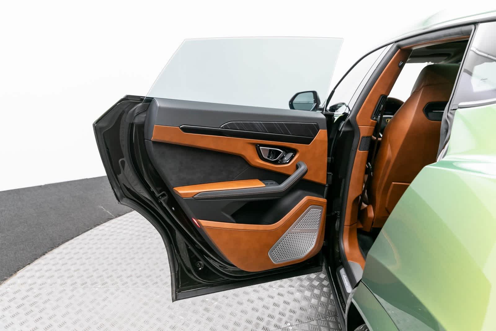 Thumbnail: 2022 Lamborghini Urus - 42