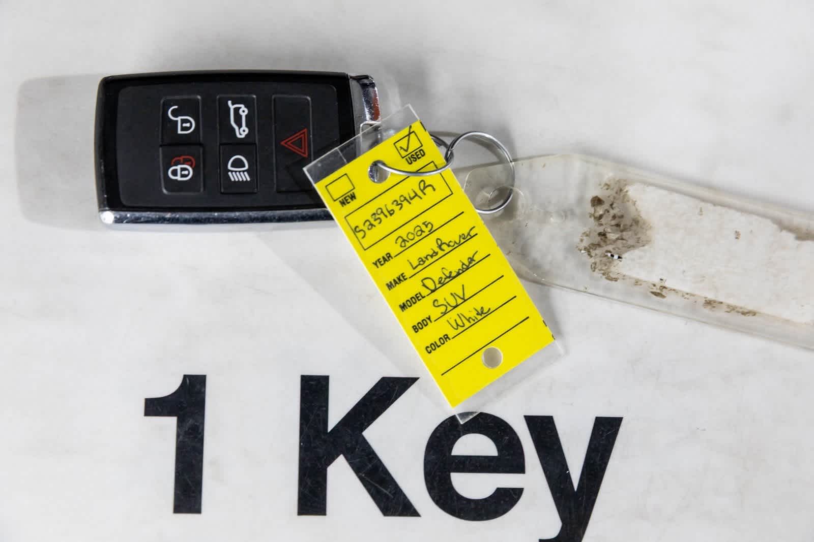 Thumbnail: 2025 Land Rover Defender - 20