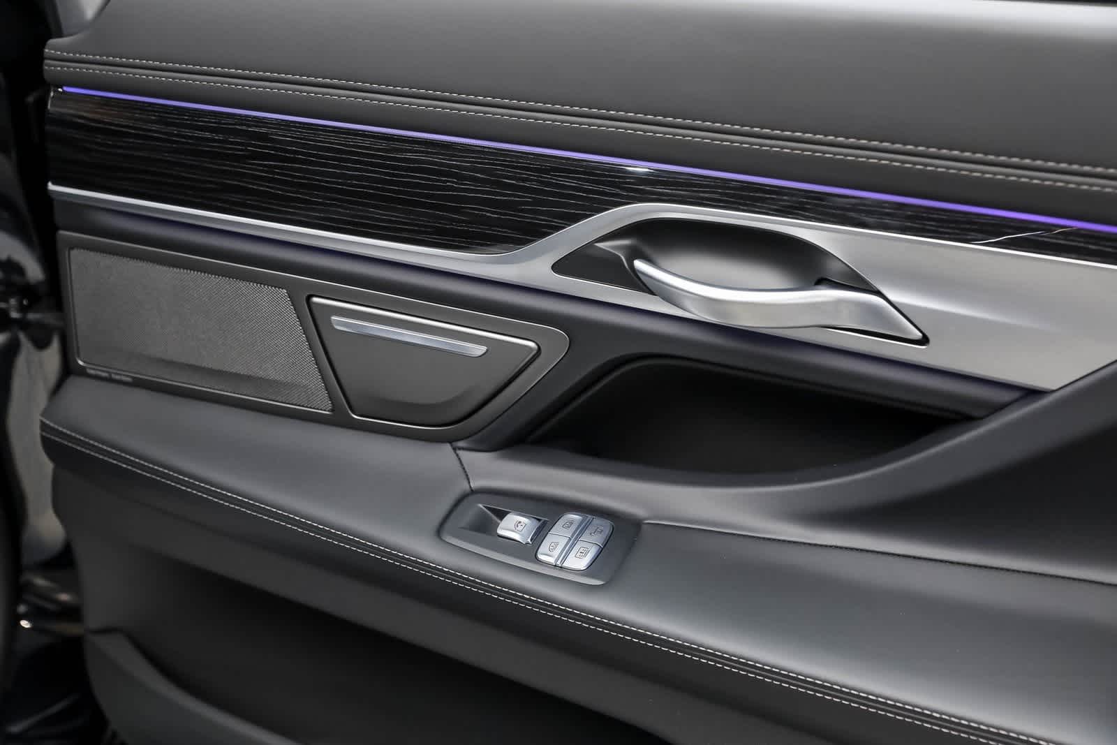 Thumbnail: 2022 BMW 7 Series - 43