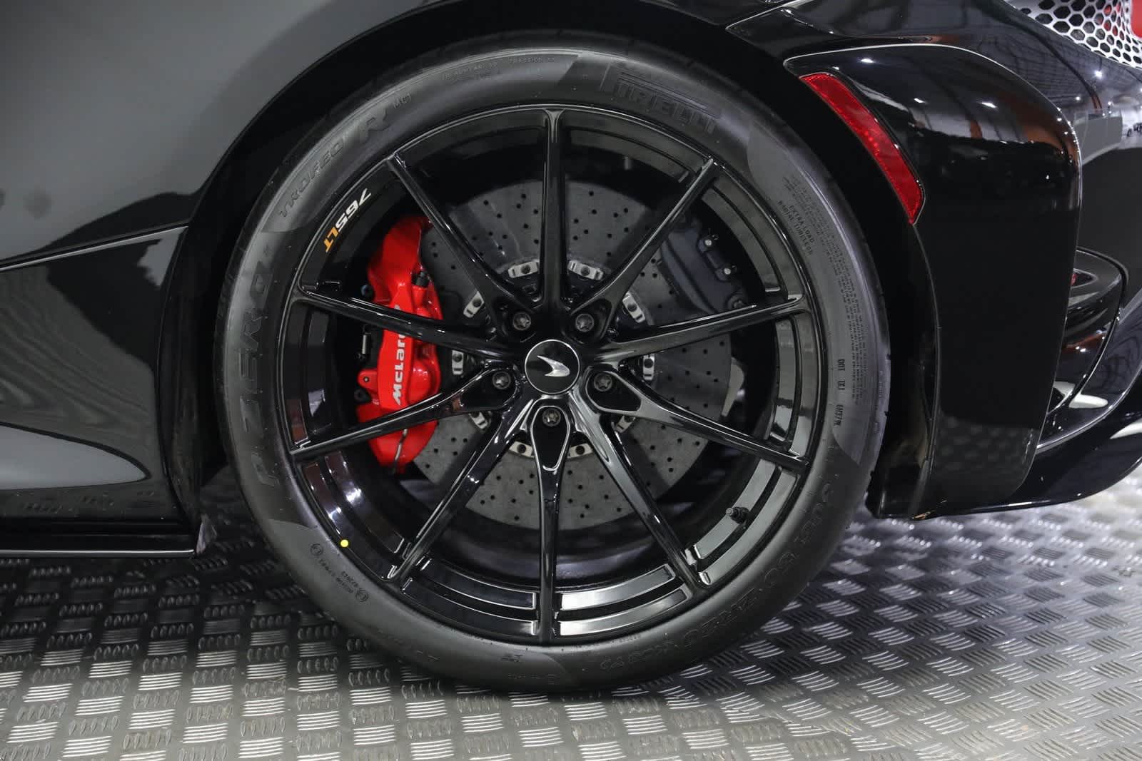 Thumbnail: 2021 Mclaren  - 37