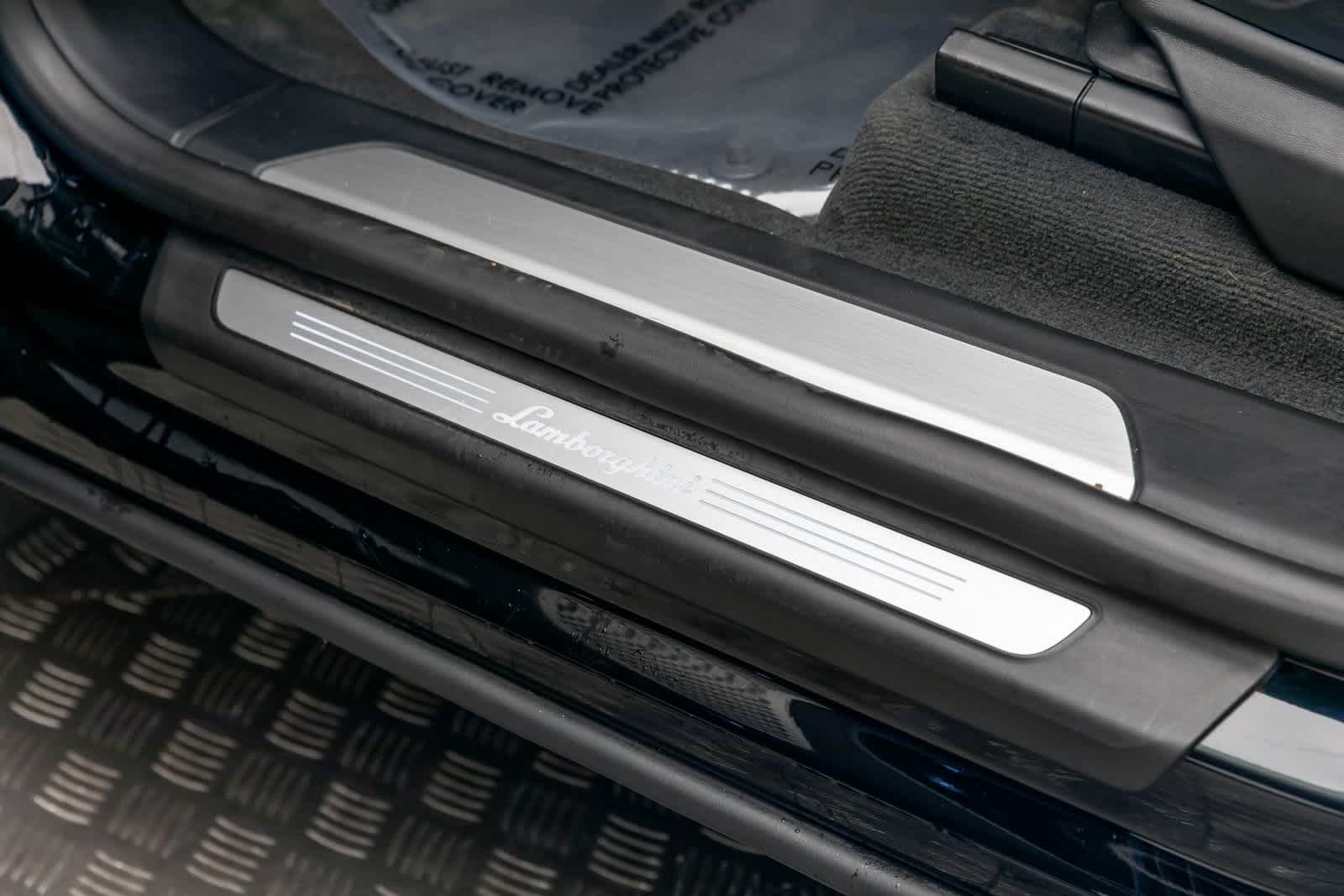 Thumbnail: 2022 Lamborghini Urus - 27