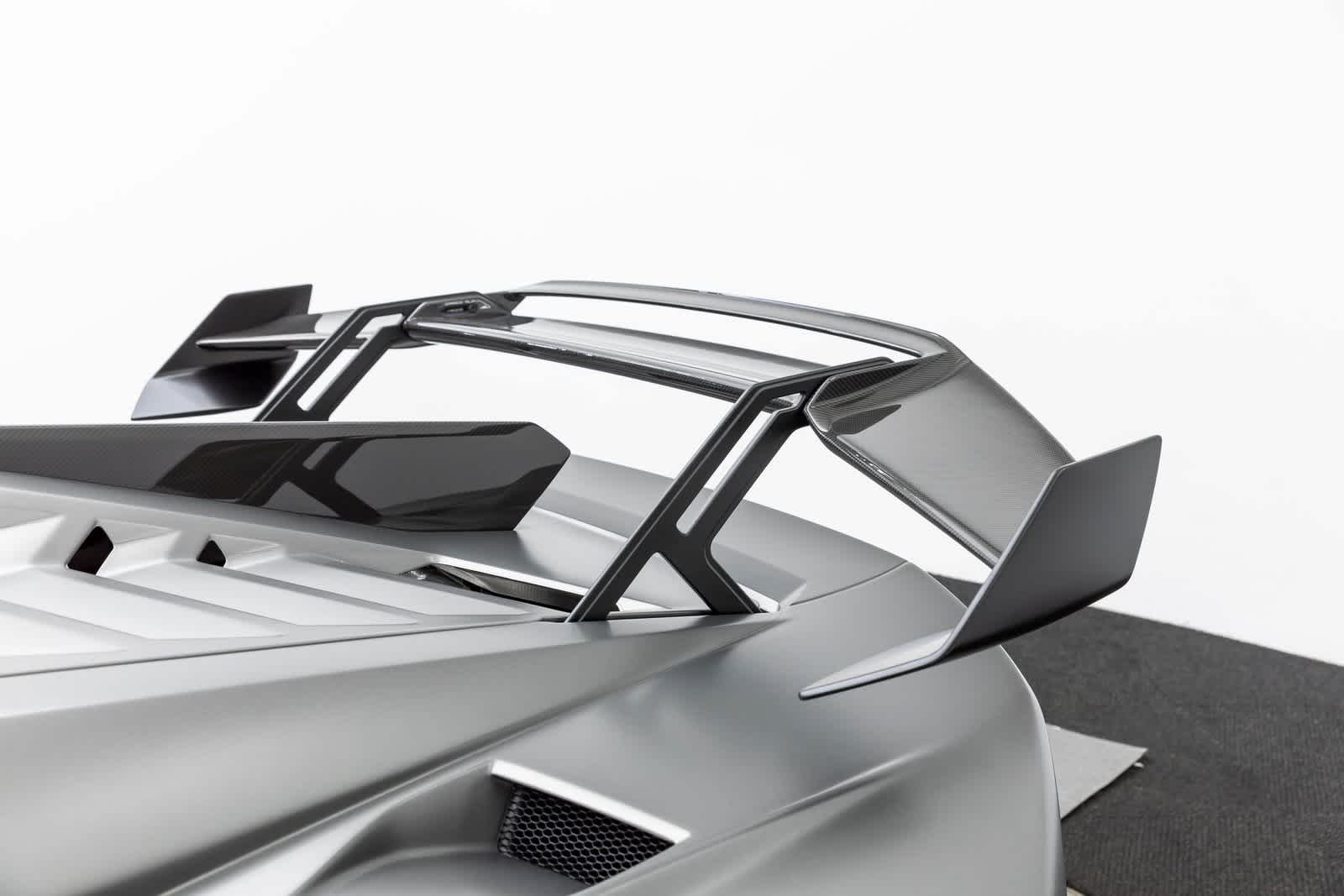 Thumbnail: 2022 Lamborghini Huracan - 9