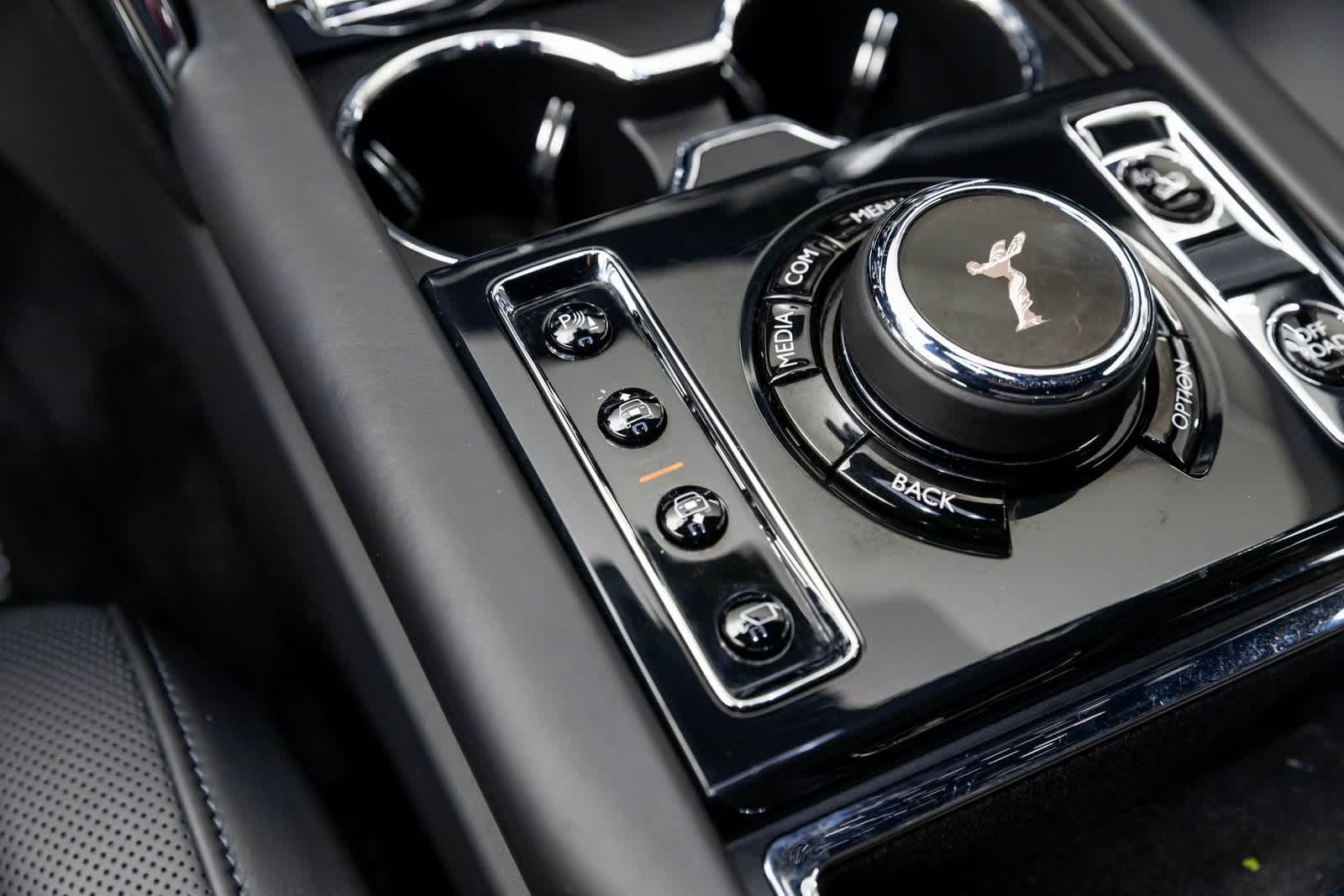 Thumbnail: 2022 Rolls-Royce Cullinan - 26