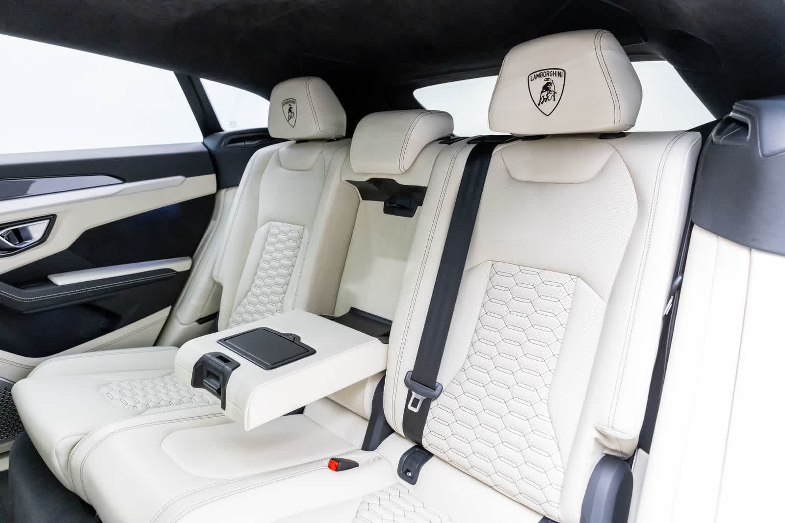 Thumbnail: 2019 Lamborghini Urus - 13