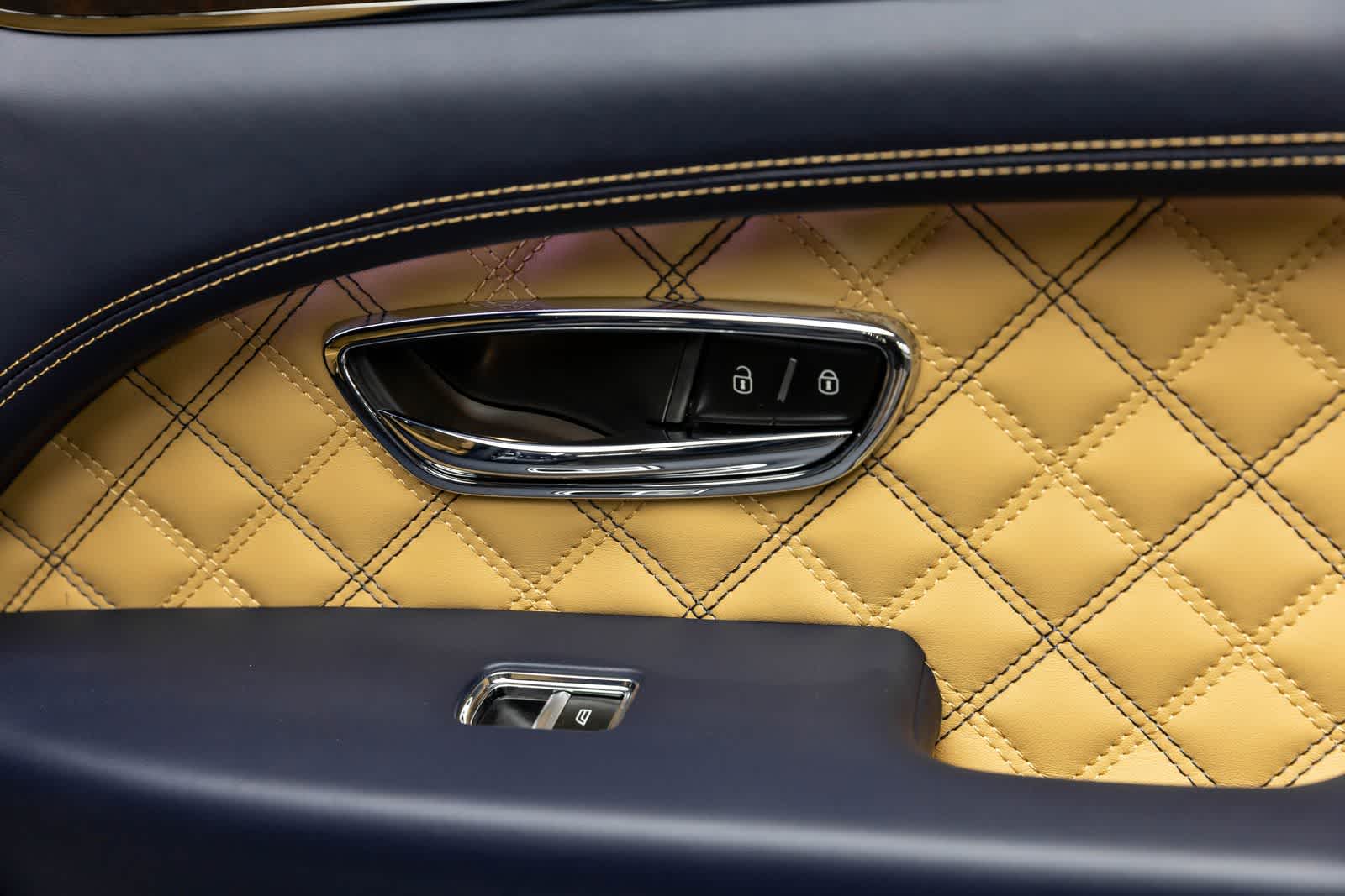 Thumbnail: 2021 Bentley Bentayga - 48