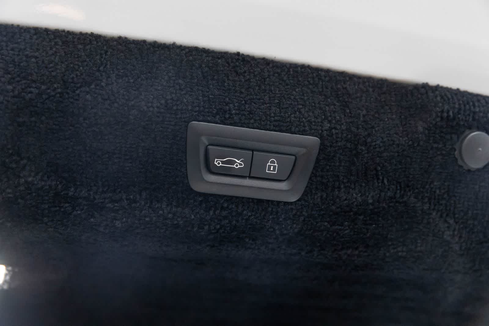 Thumbnail: 2020 Rolls-Royce Phantom - 40