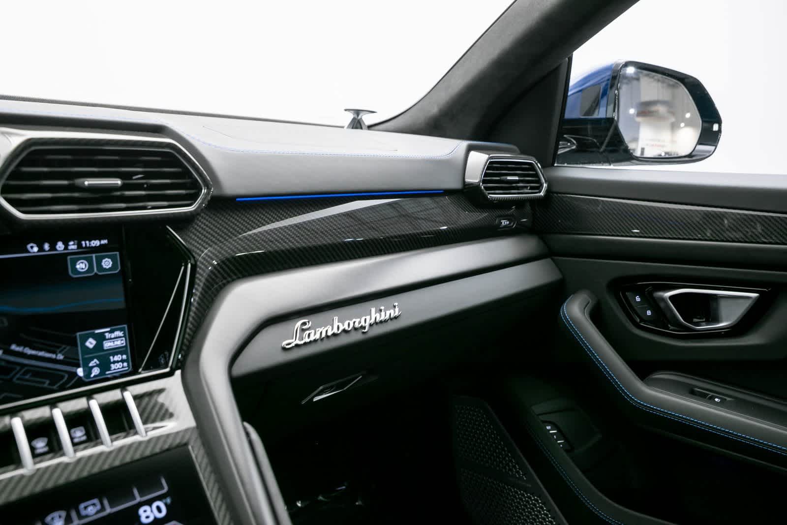 Thumbnail: 2022 Lamborghini Urus - 39