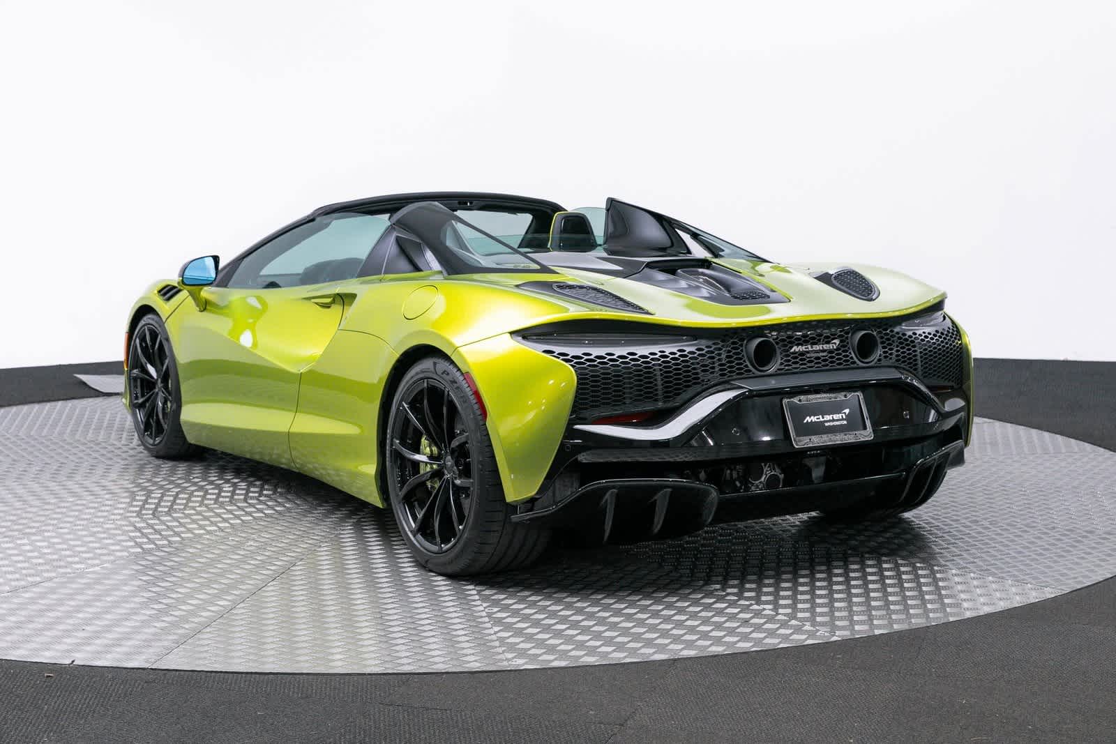 Thumbnail: 2025 Mclaren Artura - 4