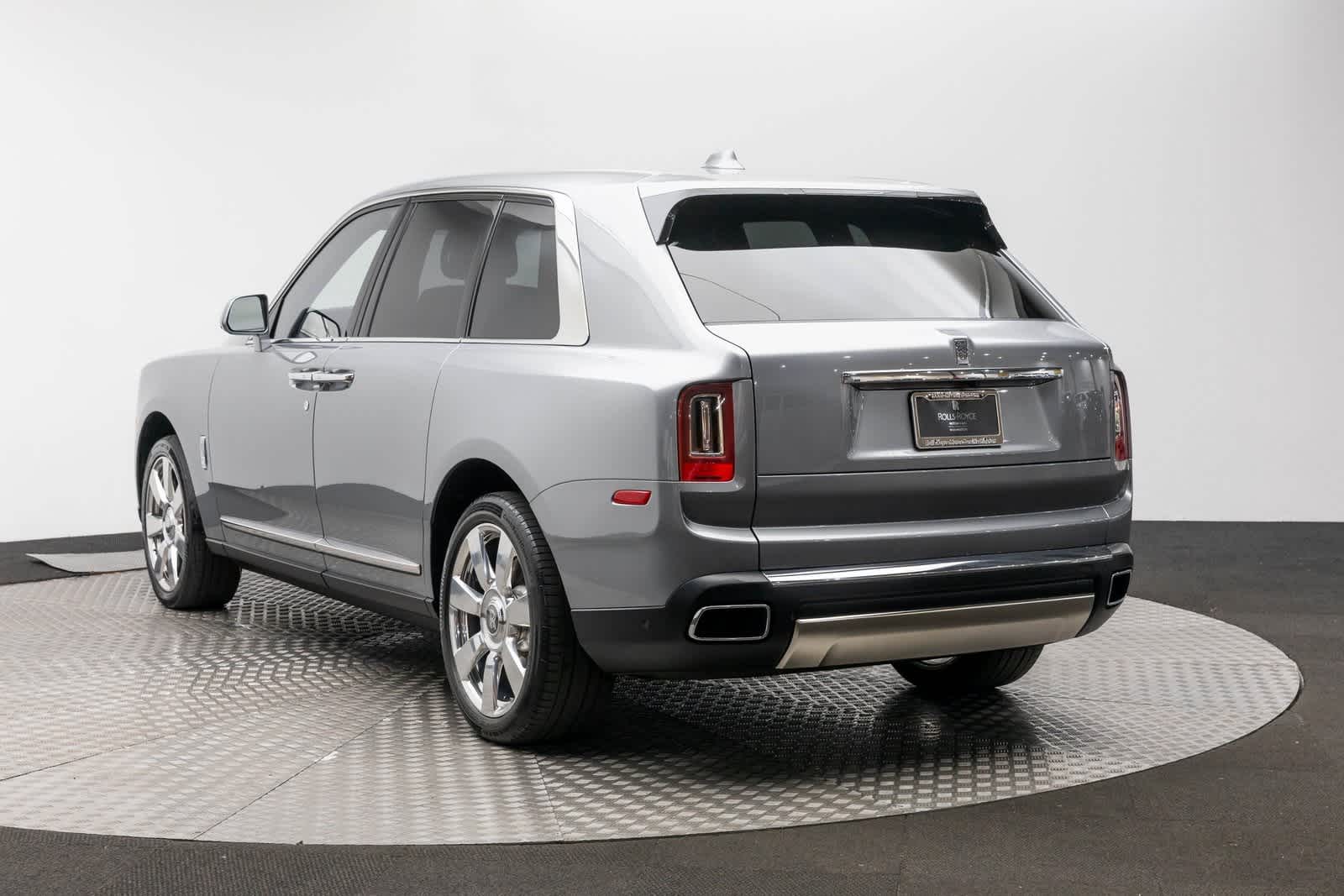 Thumbnail: 2022 Rolls-Royce Cullinan - 7