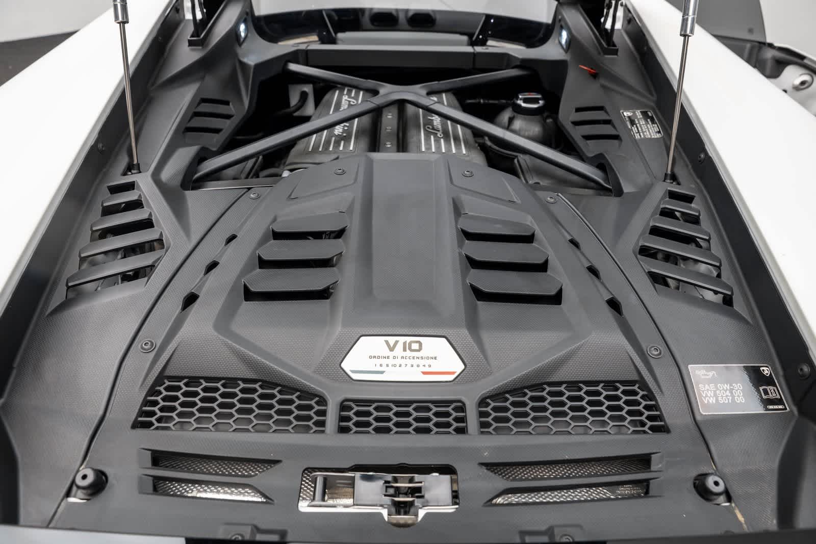 Thumbnail: 2022 Lamborghini Huracan - 9