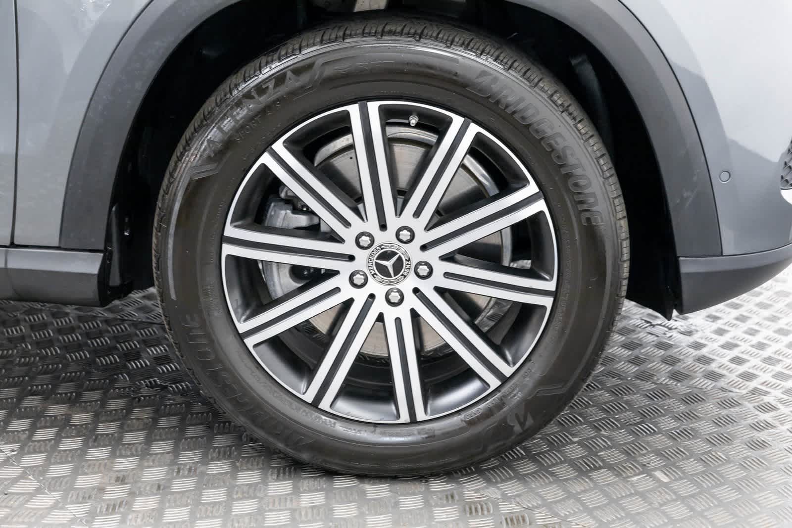 Thumbnail: 2025 Mercedes-Benz GLE - 50