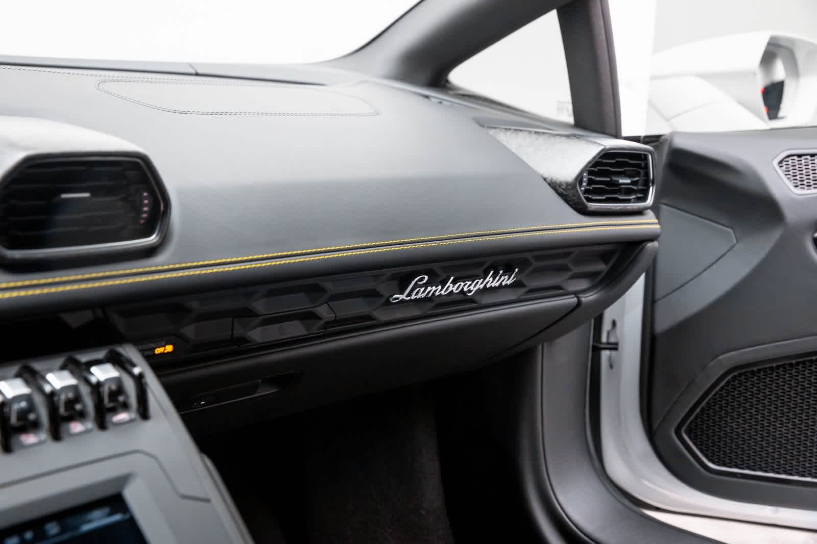 Thumbnail: 2022 Lamborghini Huracan - 36