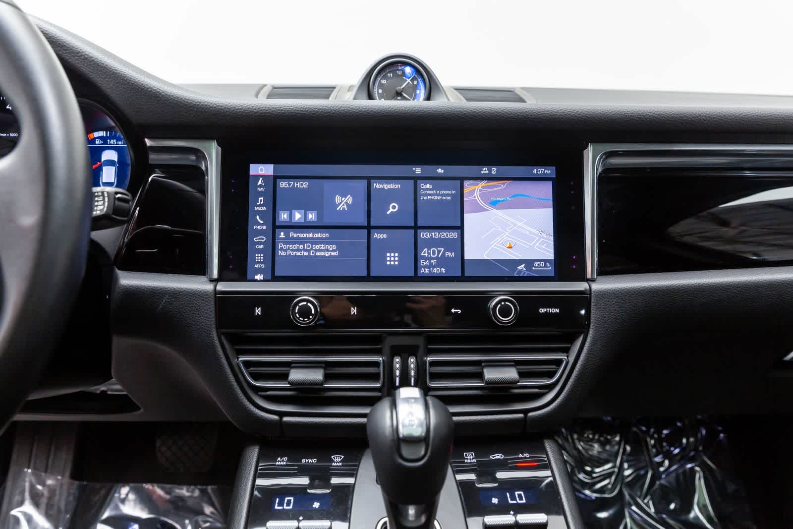 Thumbnail: 2022 Porsche Macan - 9