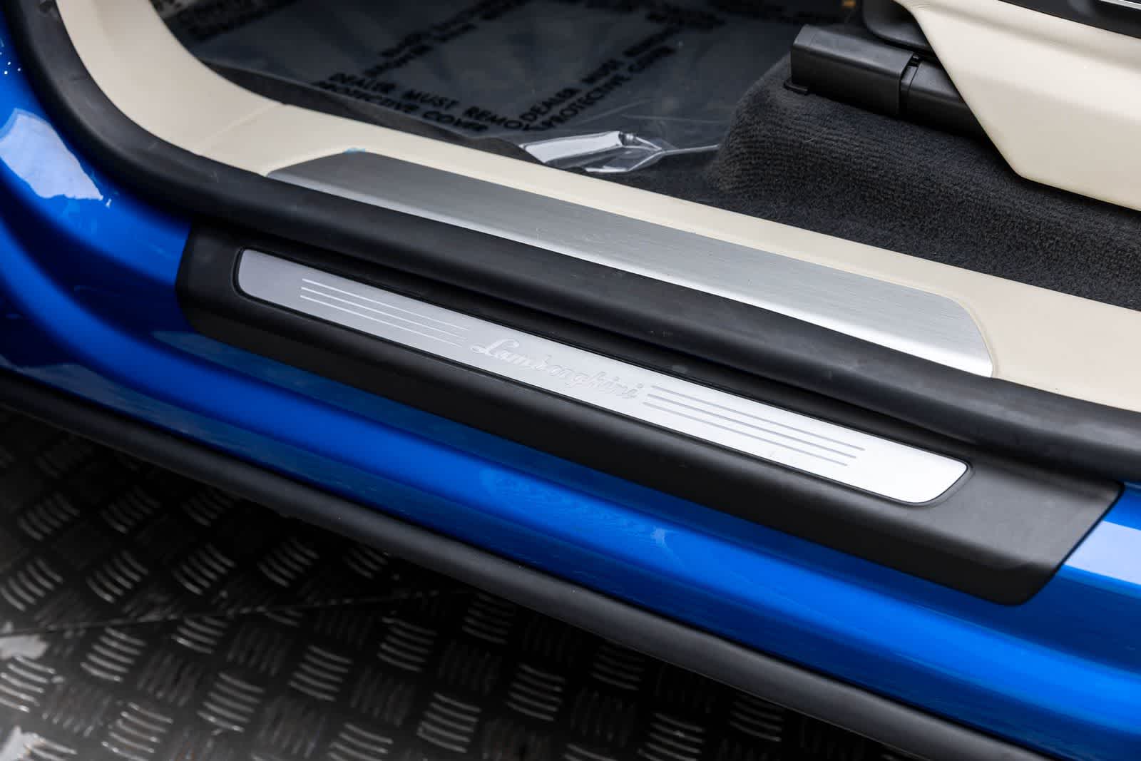 Thumbnail: 2019 Lamborghini Urus - 31