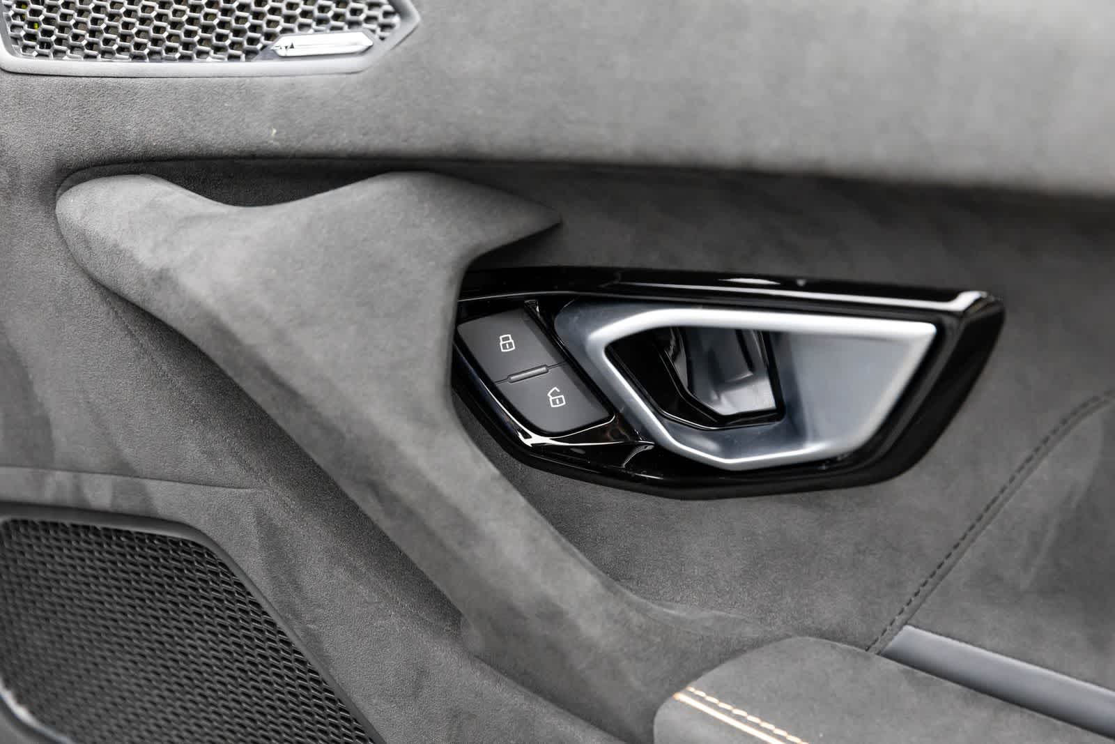 Thumbnail: 2024 Lamborghini Huracan - 38