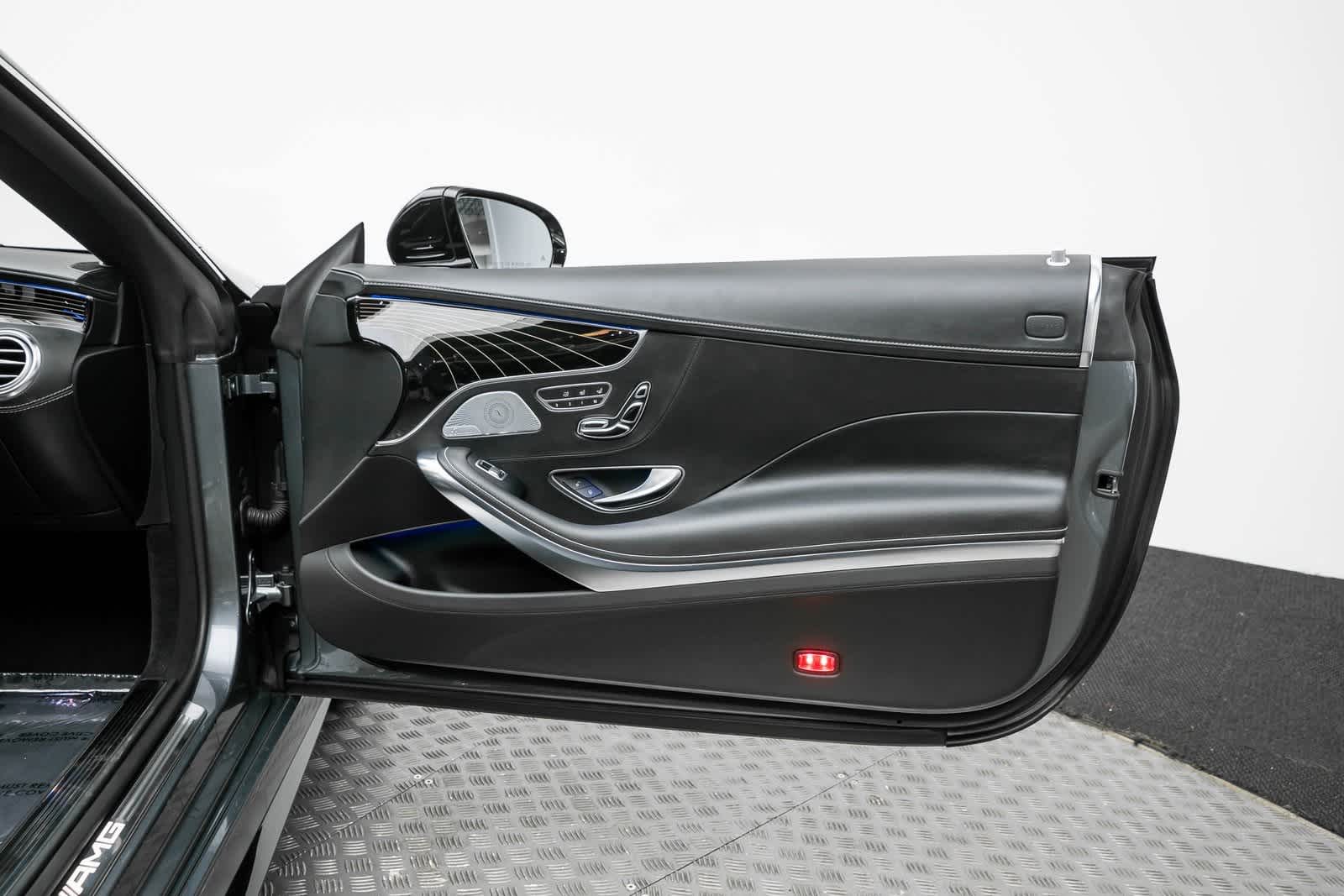 Thumbnail: 2017 Mercedes-Benz S-Class - 32