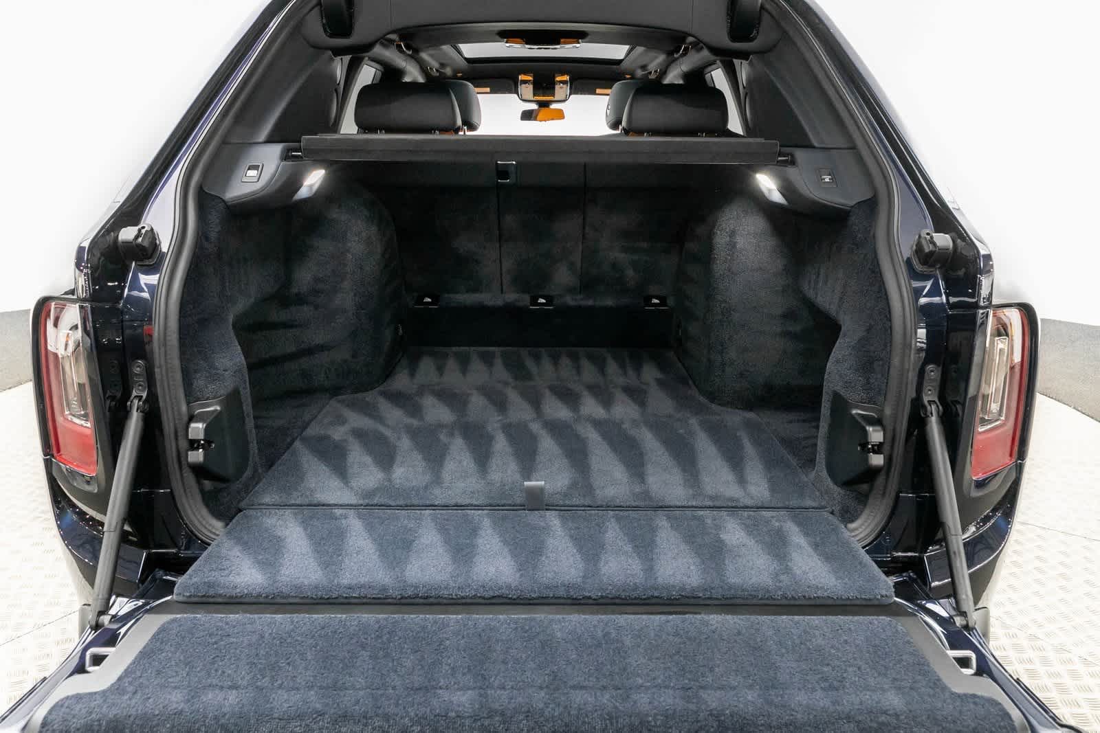 Thumbnail: 2024 Rolls-Royce Cullinan - 35