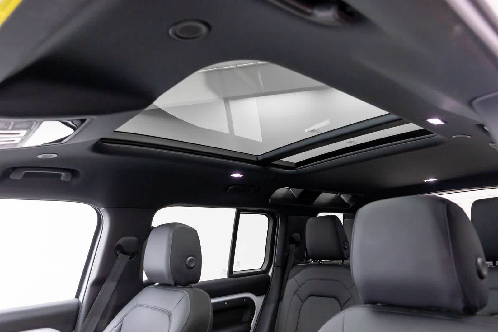 Thumbnail: 2025 Land Rover Defender - 48