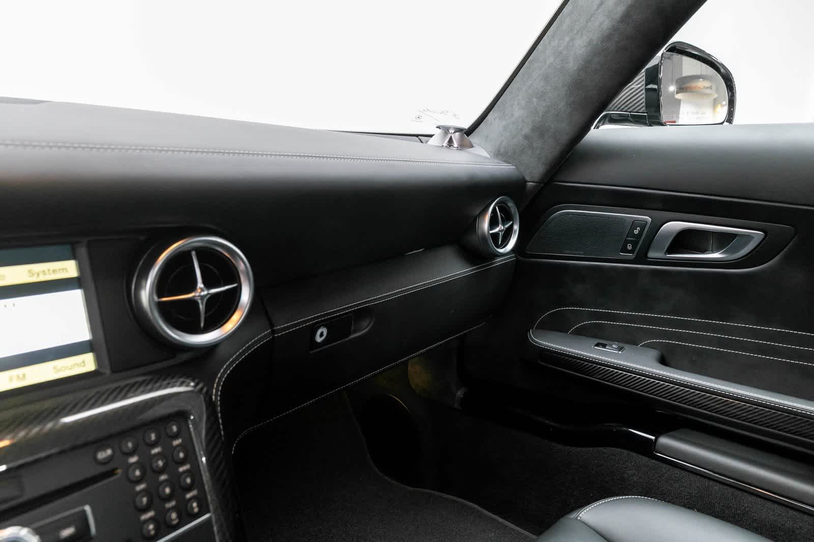 Thumbnail: 2012 Mercedes-Benz SLS AMG - 35
