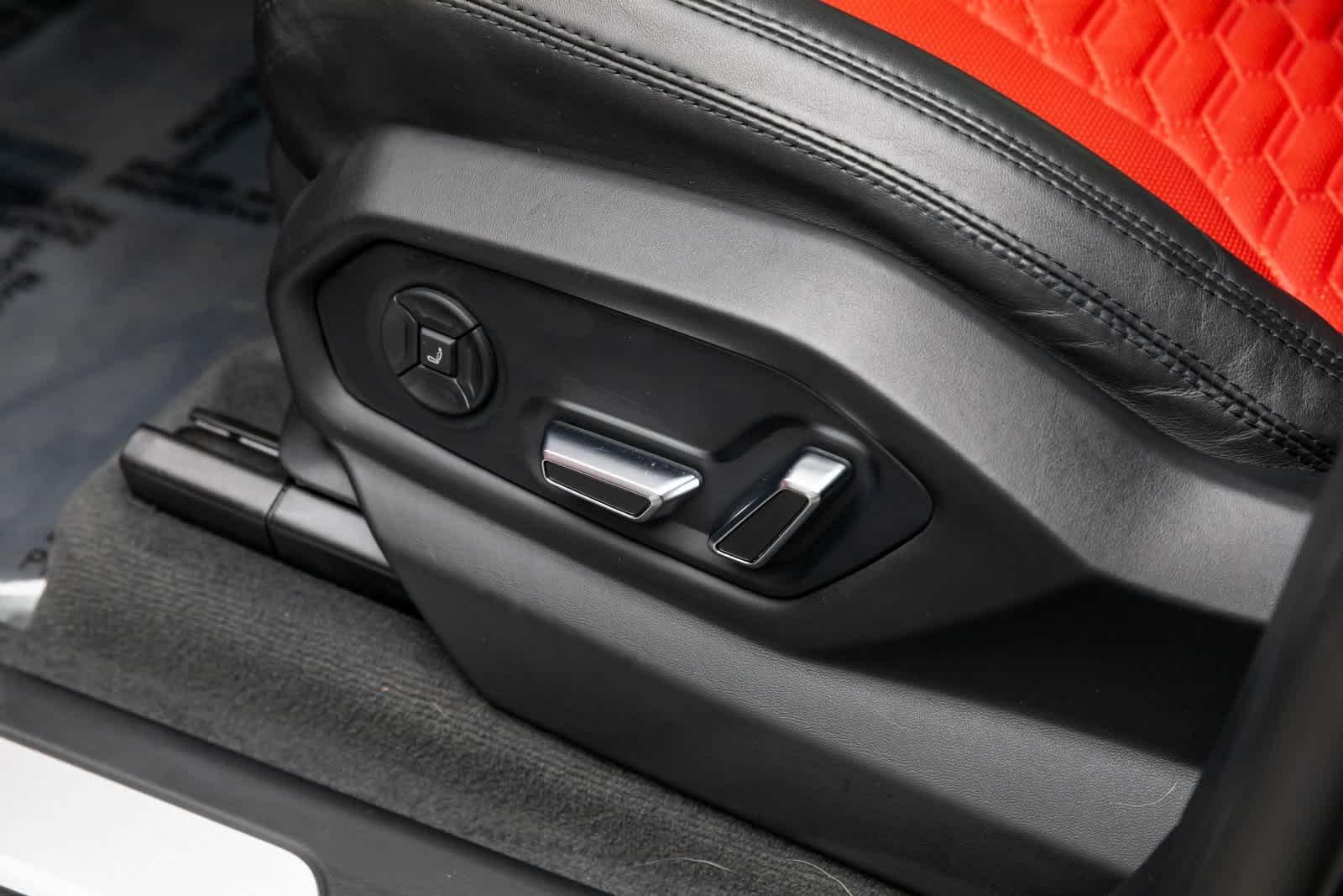 Thumbnail: 2022 Lamborghini Urus - 28