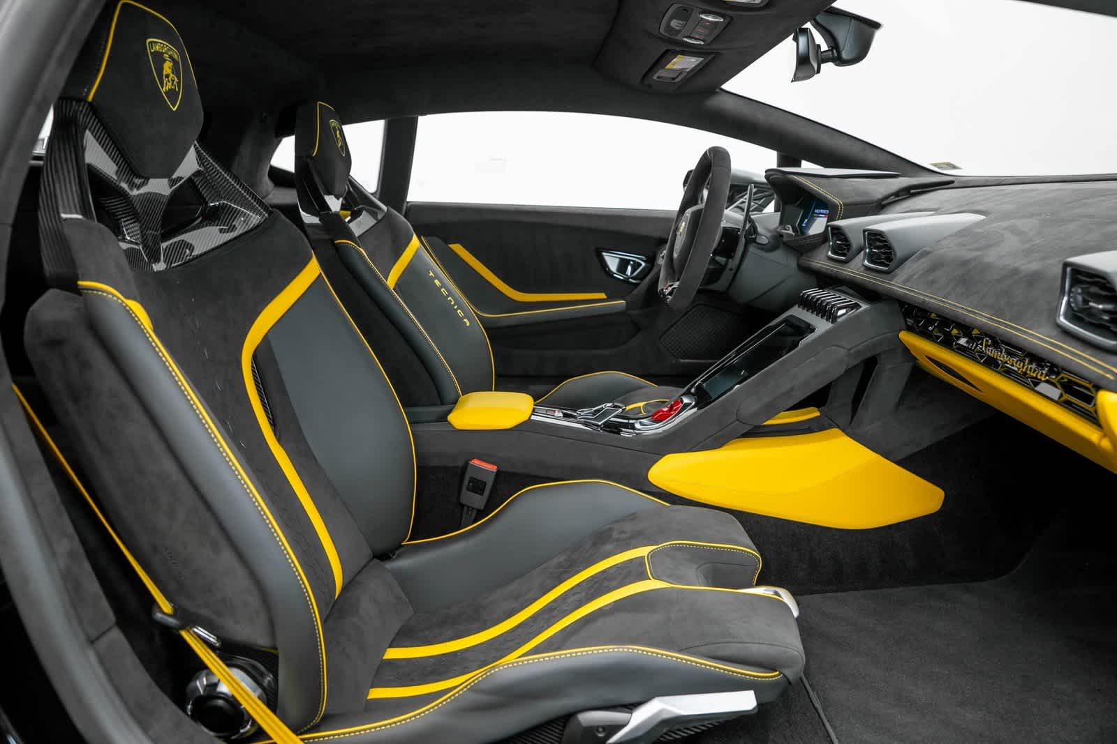 Thumbnail: 2024 Lamborghini Huracan - 11