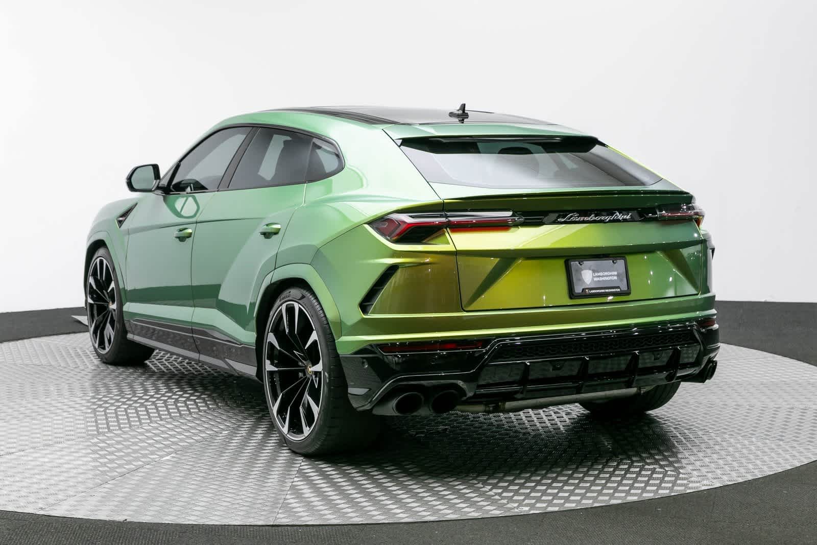 Thumbnail: 2022 Lamborghini Urus - 4