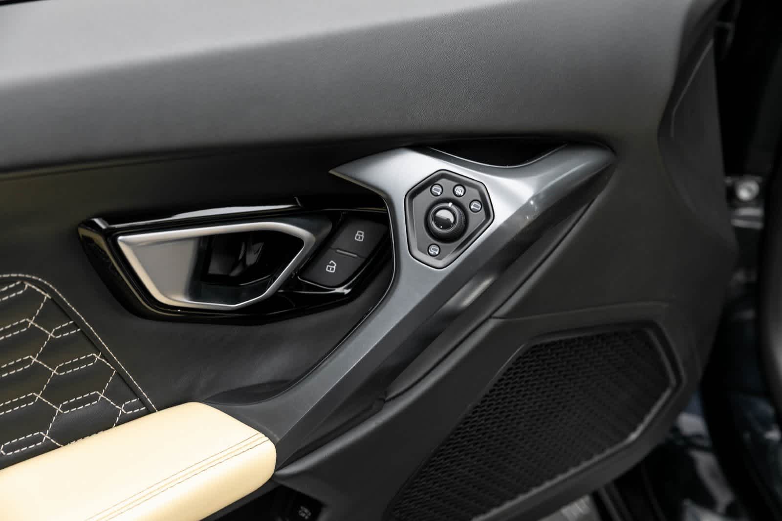 Thumbnail: 2019 Lamborghini Huracan - 24