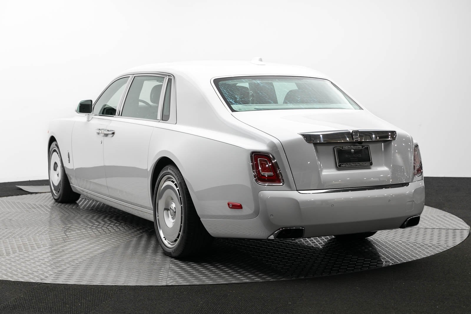 Thumbnail: 2024 Rolls-Royce Phantom - 7