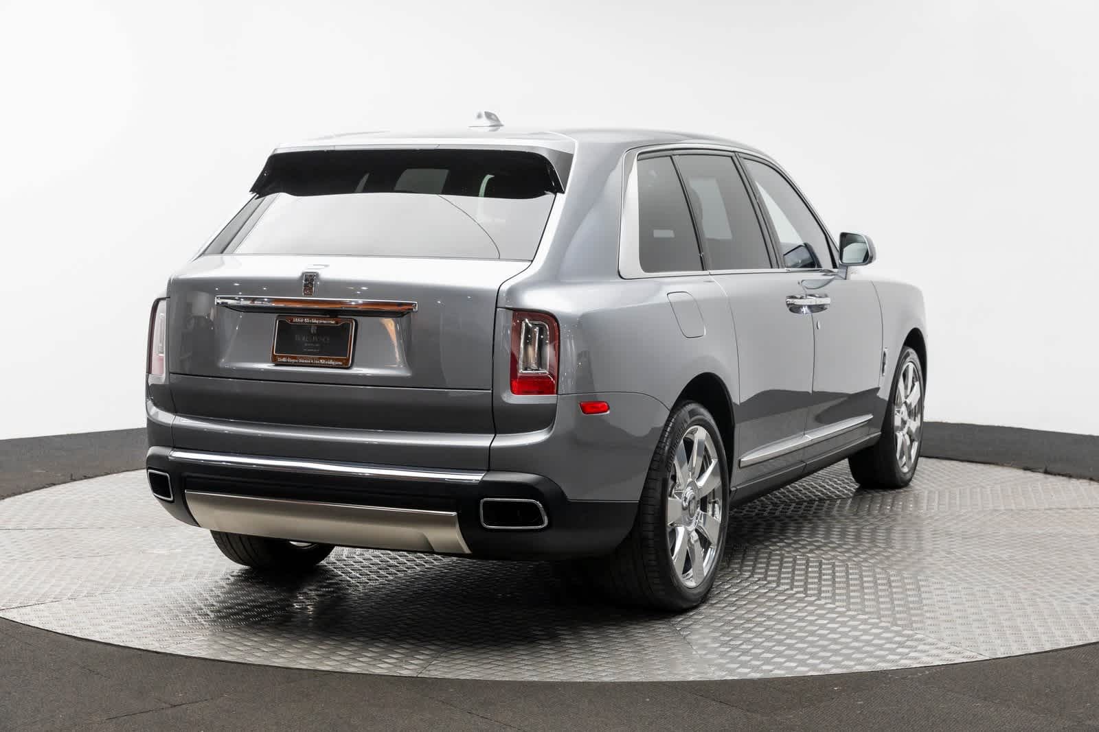 Thumbnail: 2022 Rolls-Royce Cullinan - 2