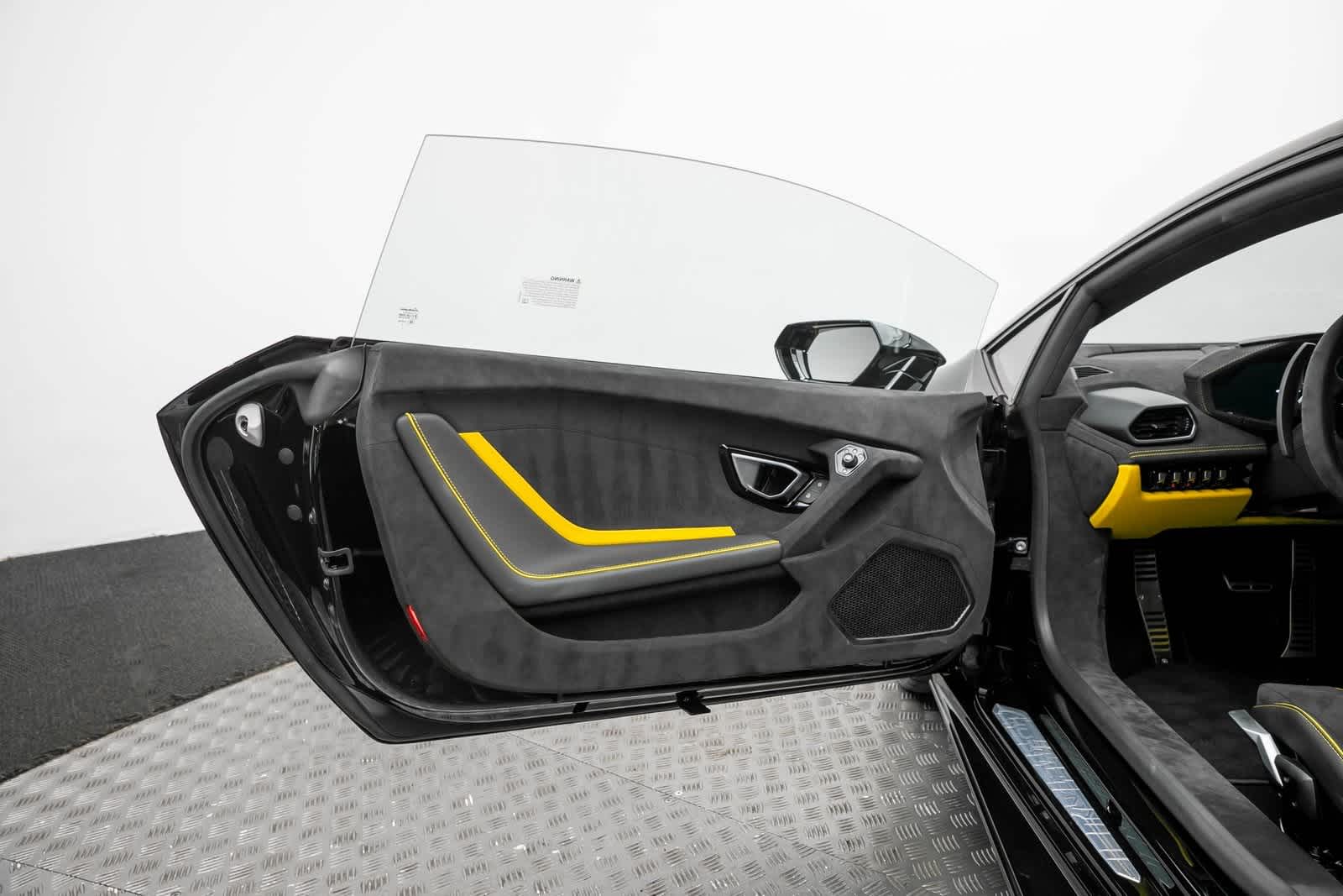 Thumbnail: 2024 Lamborghini Huracan - 19