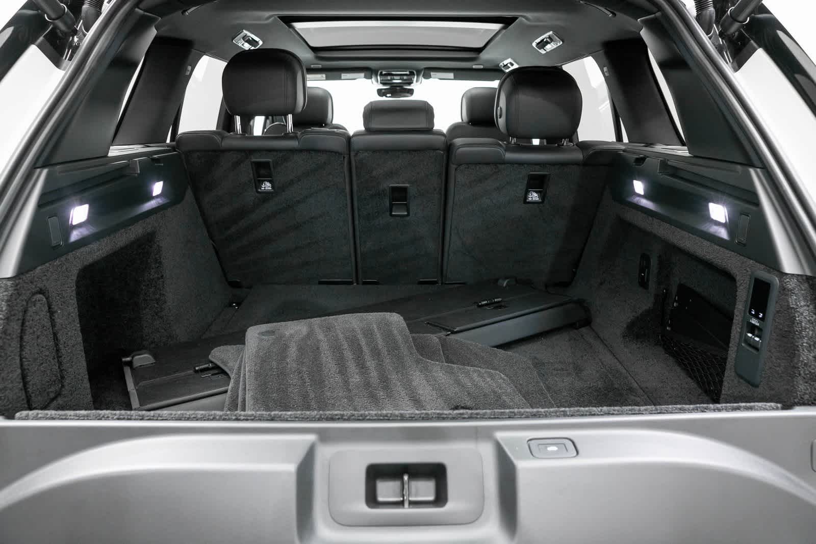 Thumbnail: 2025 Land Rover Range Rover - 23
