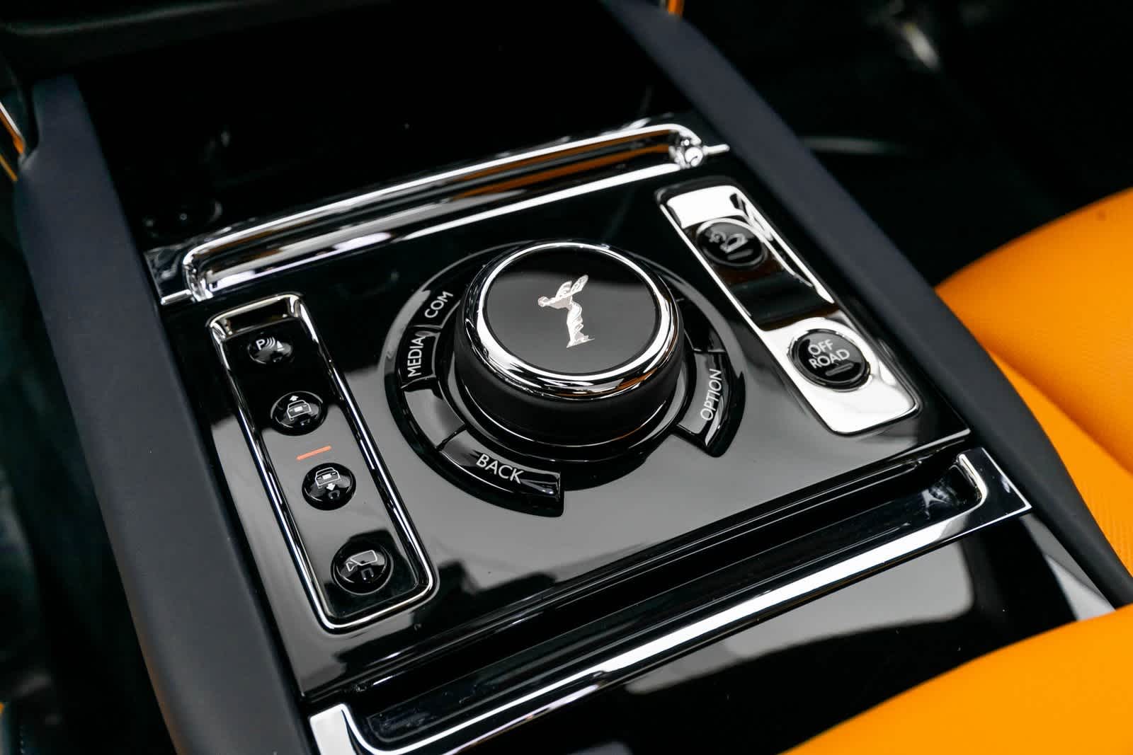 Thumbnail: 2024 Rolls-Royce Cullinan - 26