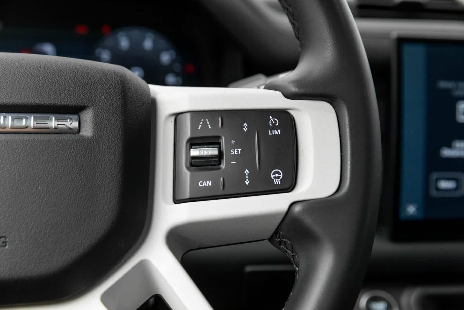 Thumbnail: 2025 Land Rover Defender - 30