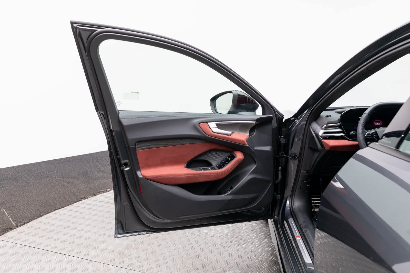 Thumbnail: 2025 Audi S5 - 27