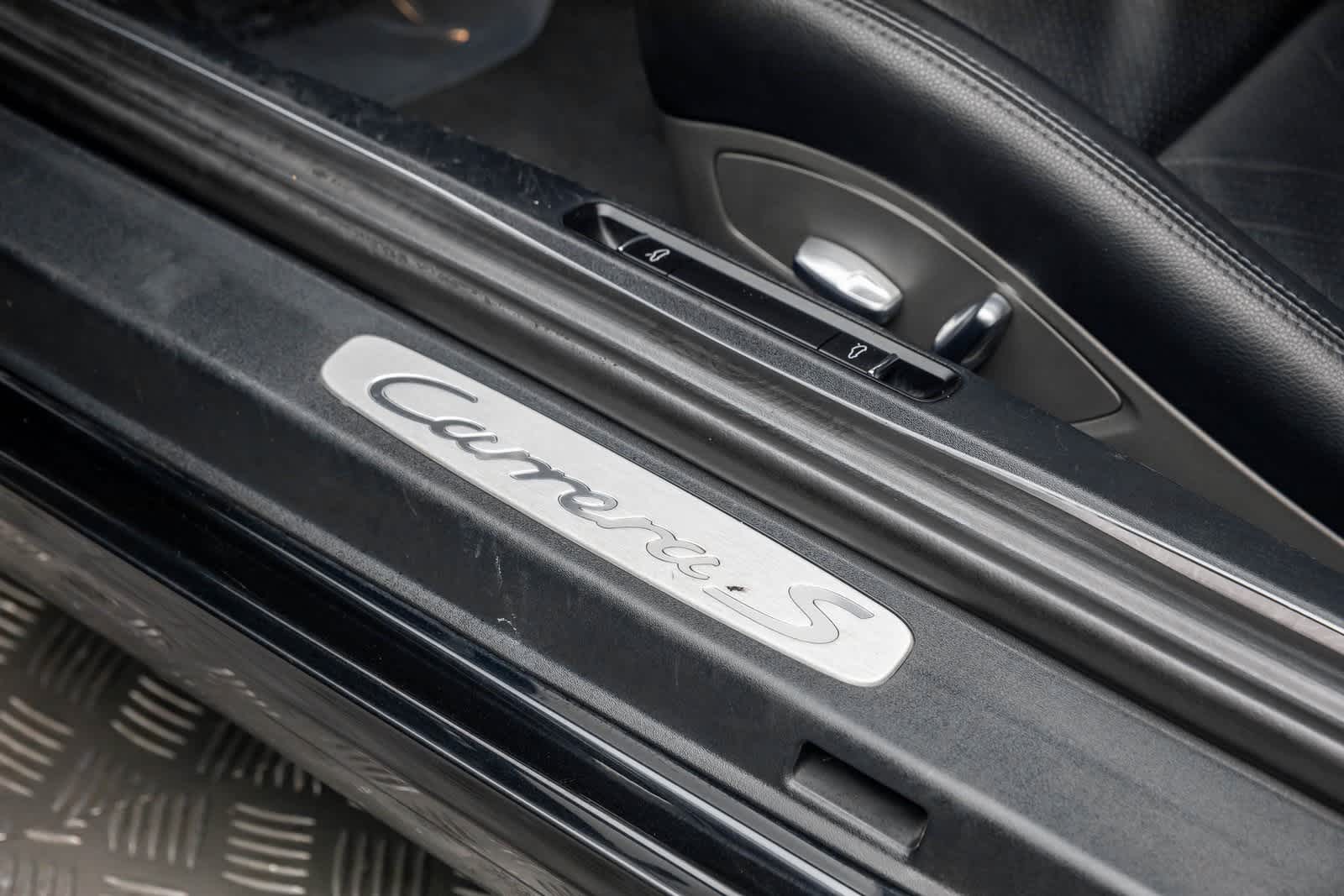 Thumbnail: 2015 Porsche 911 - 27