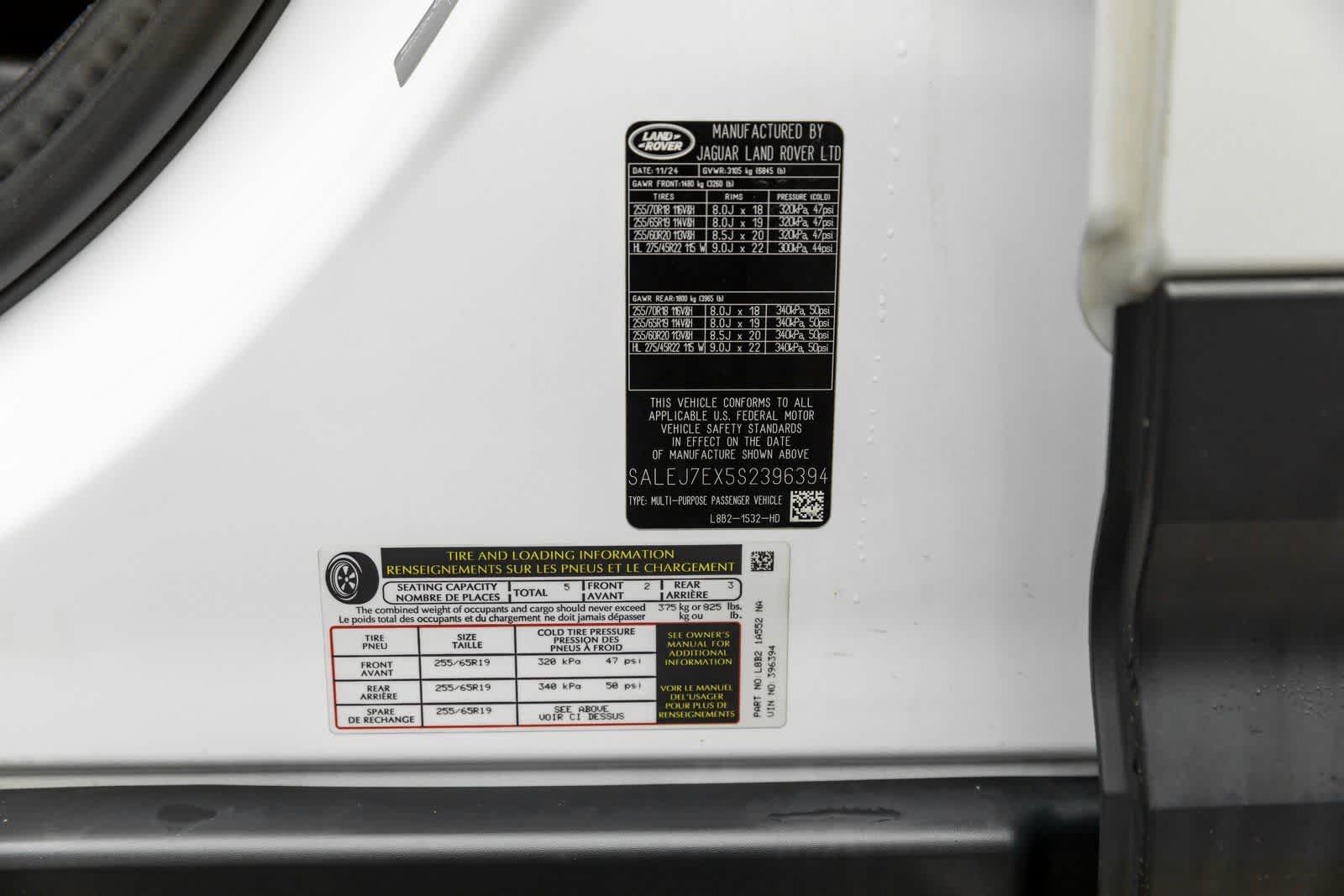 Thumbnail: 2025 Land Rover Defender - 21