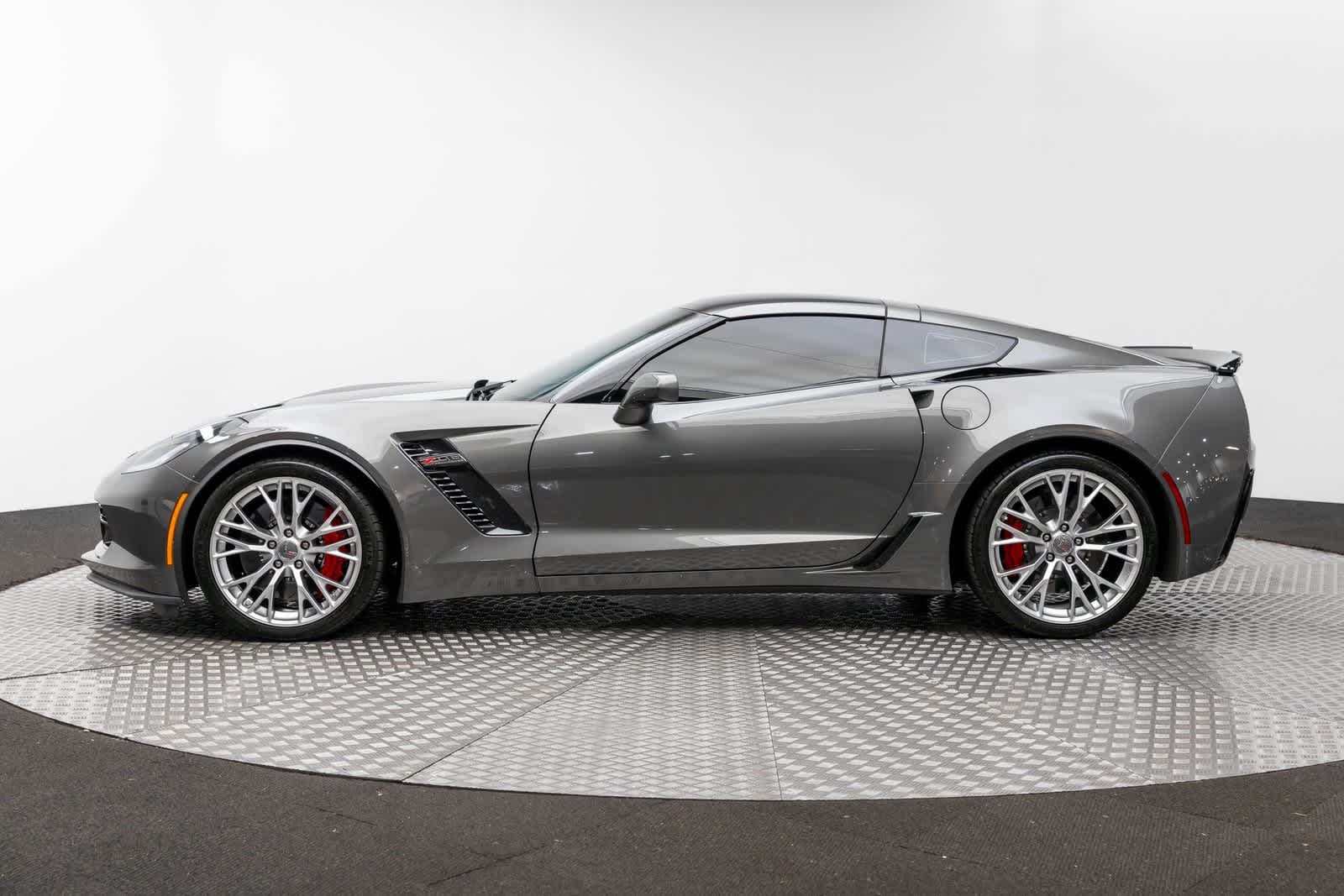 Thumbnail: 2015 Chevrolet Corvette - 3