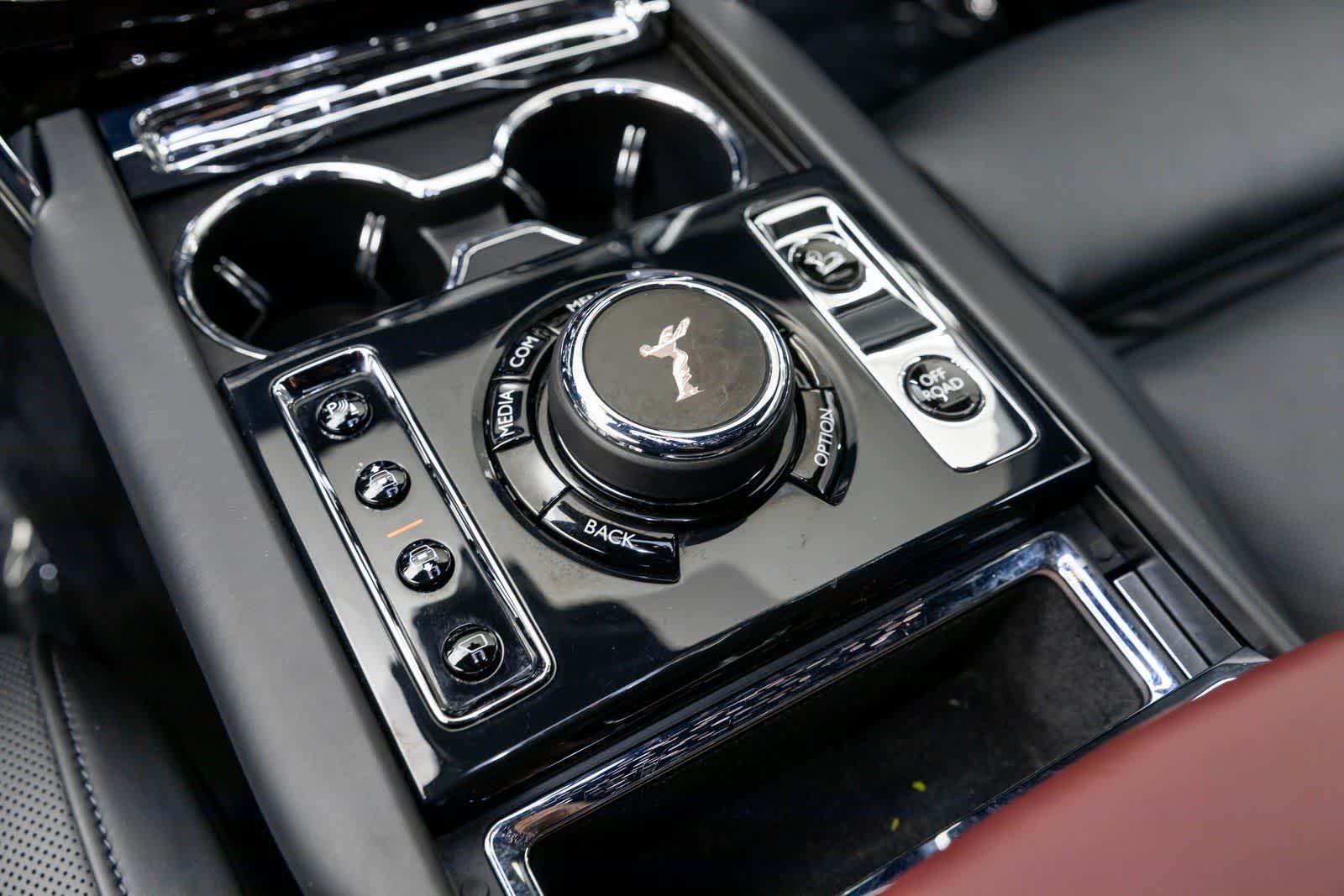 Thumbnail: 2022 Rolls-Royce Cullinan - 28