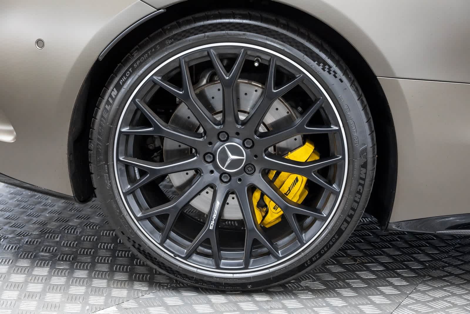 Thumbnail: 2025 Mercedes-Benz SL-Class - 48