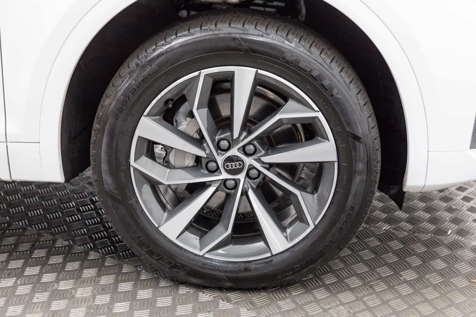 Thumbnail: 2024 Audi Q5 - 48