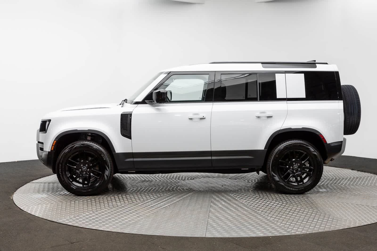 Thumbnail: 2025 Land Rover Defender - 3