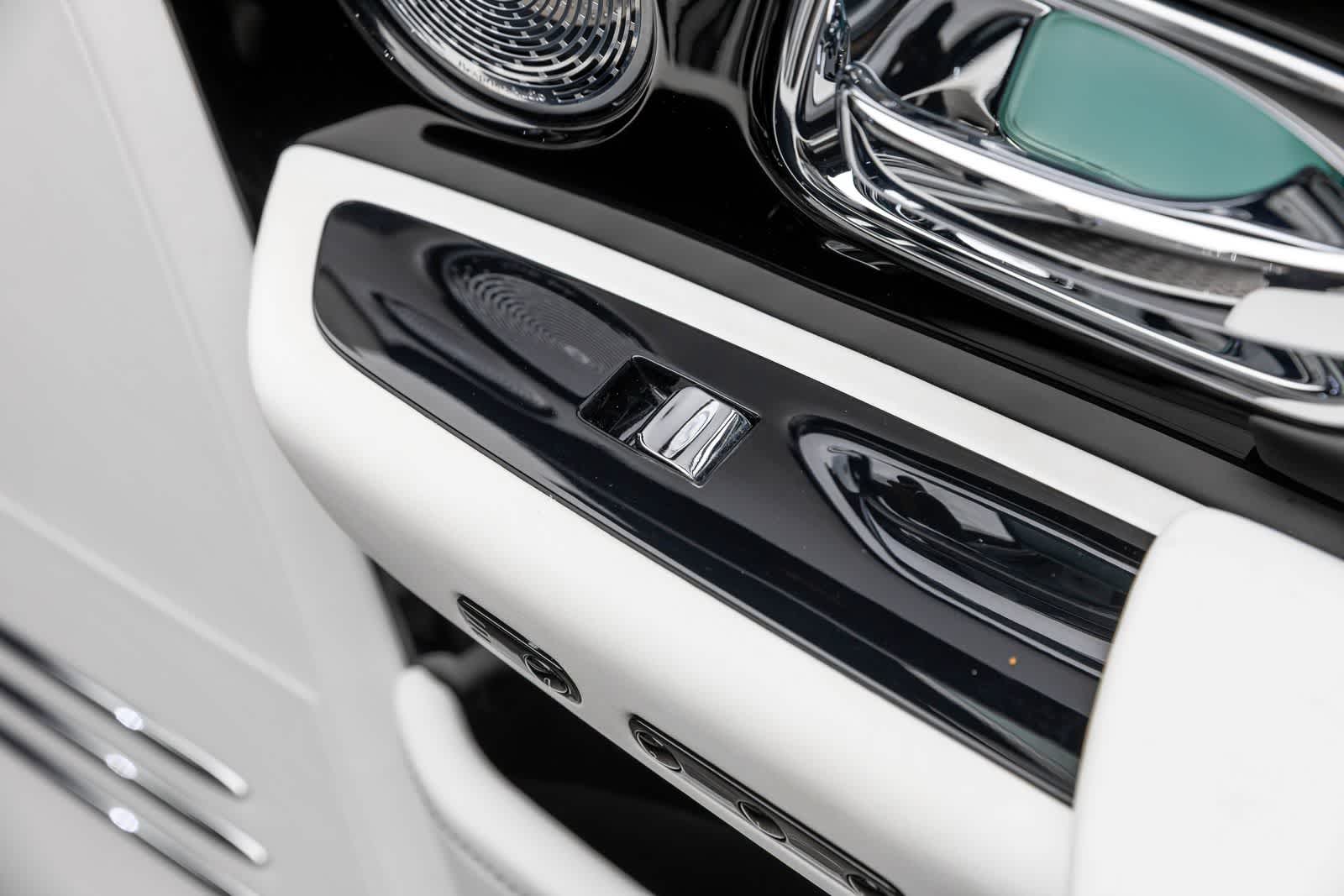 Thumbnail: 2020 Rolls-Royce Phantom - 43