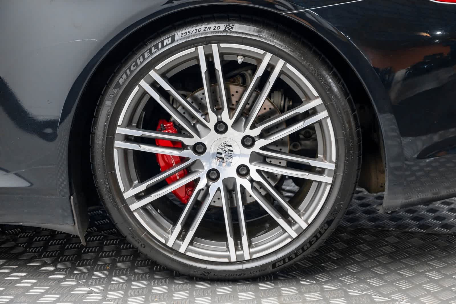 Thumbnail: 2015 Porsche 911 - 46