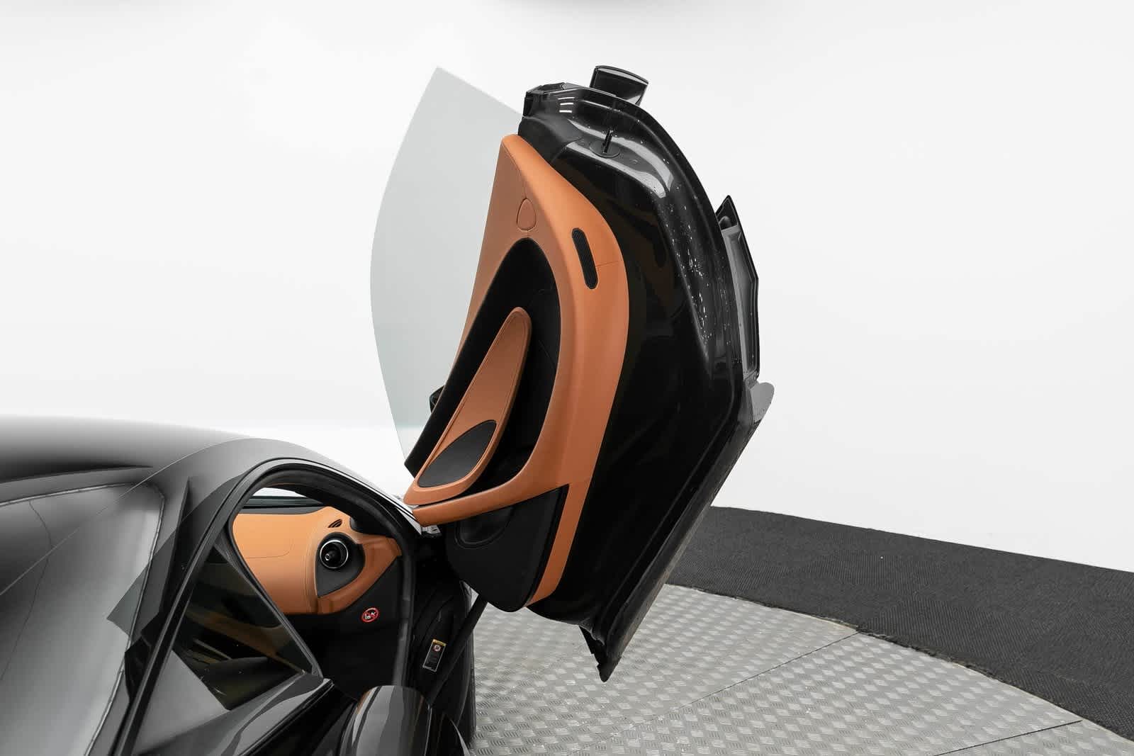 Thumbnail: 2017 Mclaren  - 31